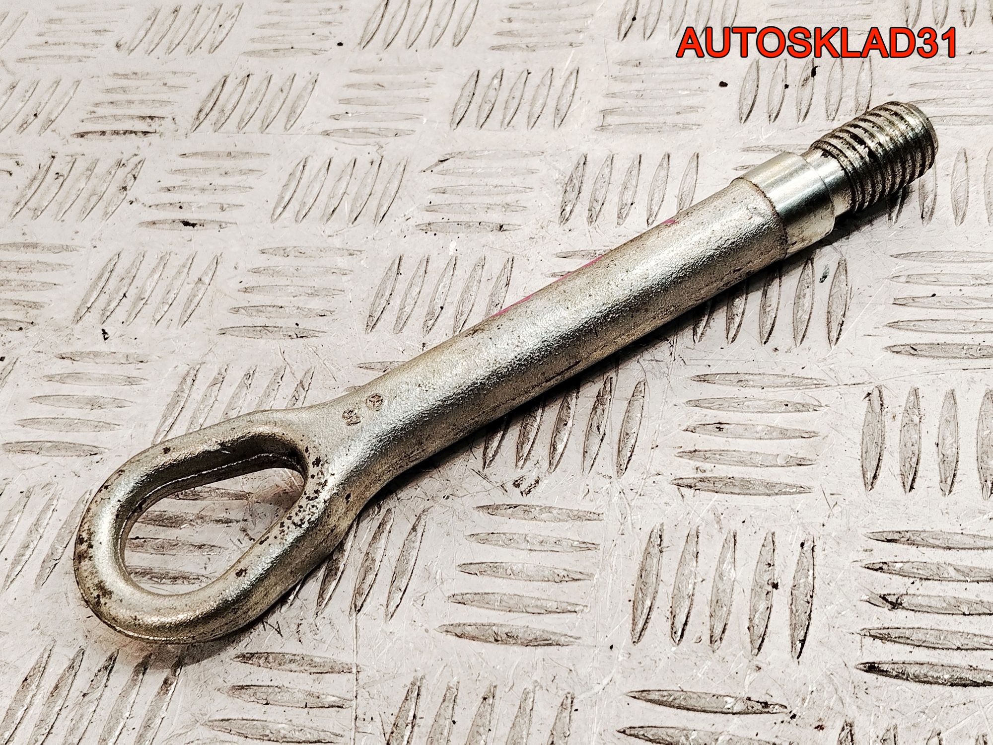 Крюк буксировочный Mercedes Benz W204 A2213150061, 1600 рублей, Дубовое