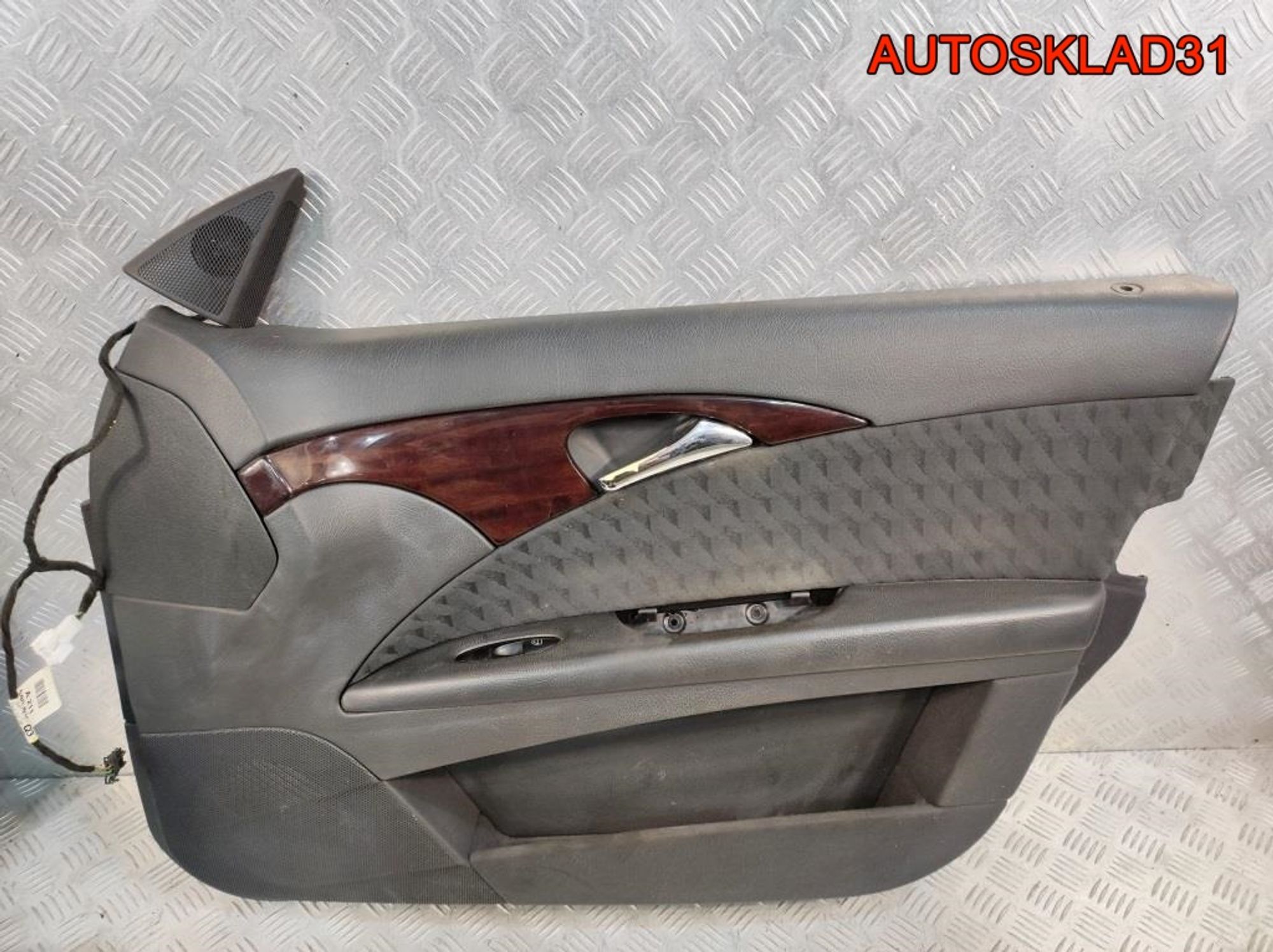 Обшивка дверей комплект Mercedes Benz W211 A2117206762, 9000 рублей, Дубовое