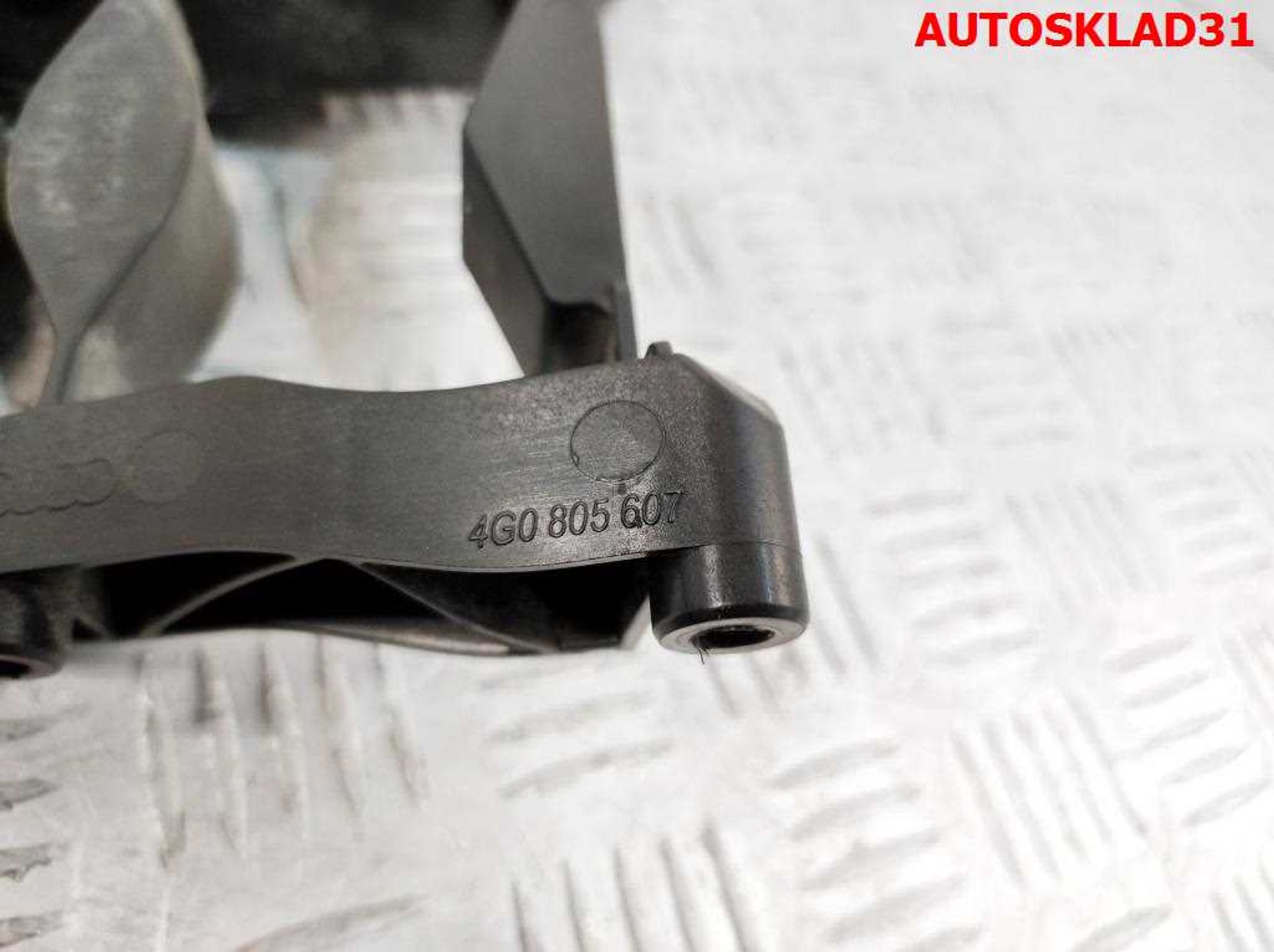 Кронштейн фары левый Audi A6 C7 4G 4G0807607, 1500 рублей, Дубовое