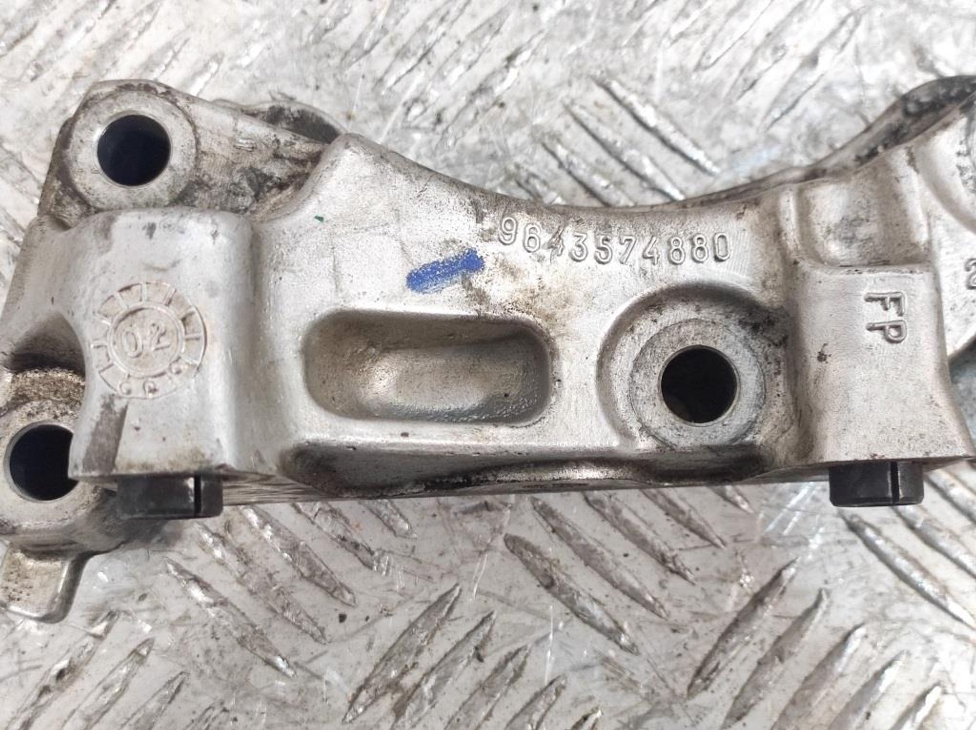 Кронштейн двигателя правый Ford Focus 2 1,6 Дизель 9643574880, 800 рублей, Дубовое