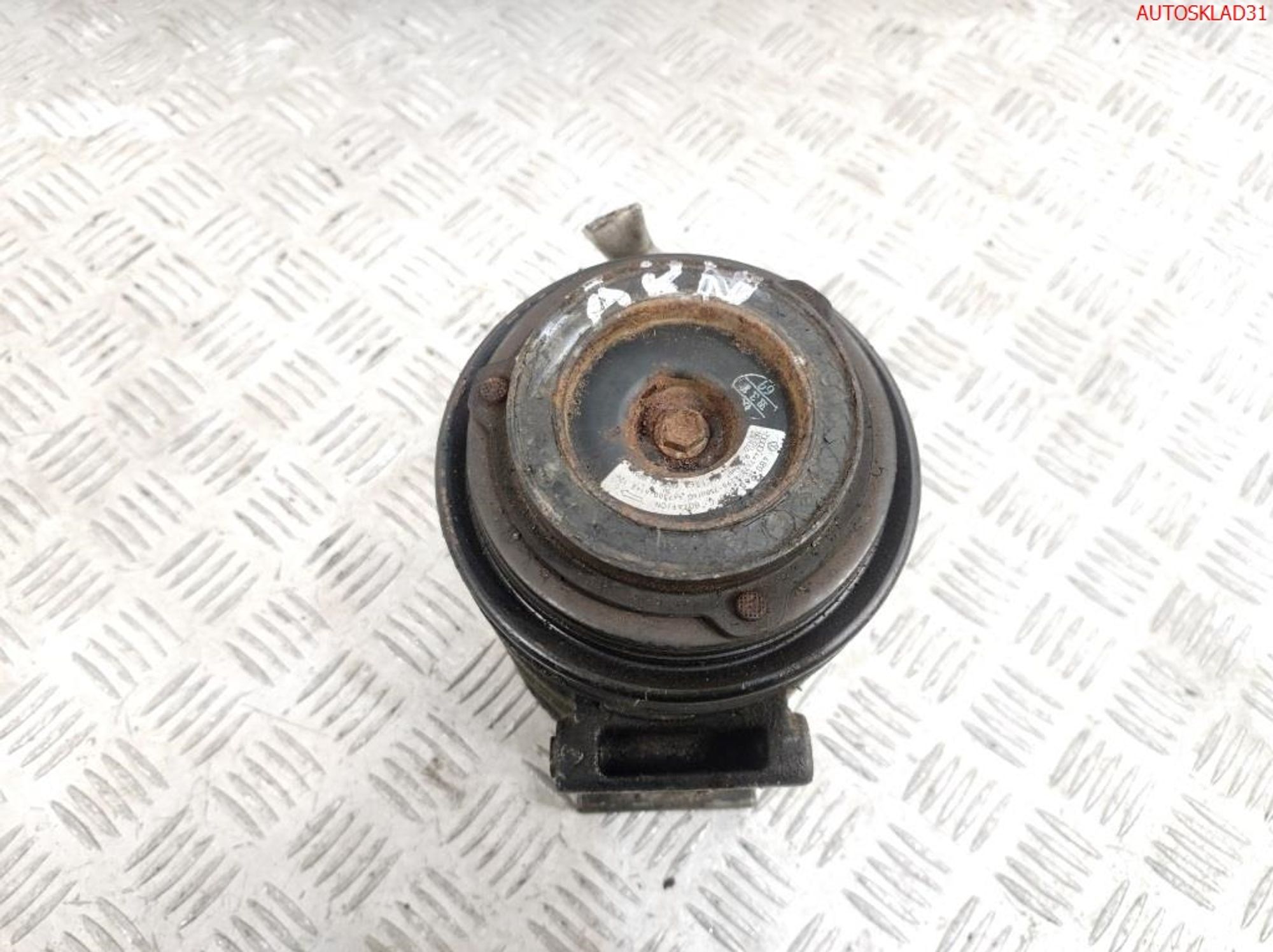 Компрессор кондиционера Audi A6 C5 2,5 Дизель 4B0260805C, 8600 рублей, Дубовое