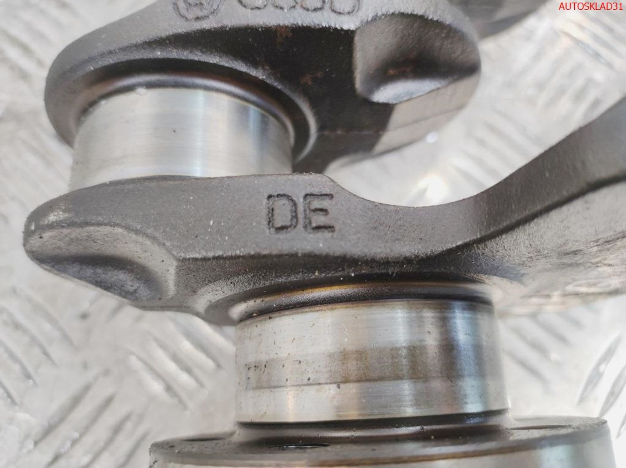 Коленвал Volkswagen Golf 4 1.4 AKQ Бензин 06A105021D, 6000 рублей, Дубовое