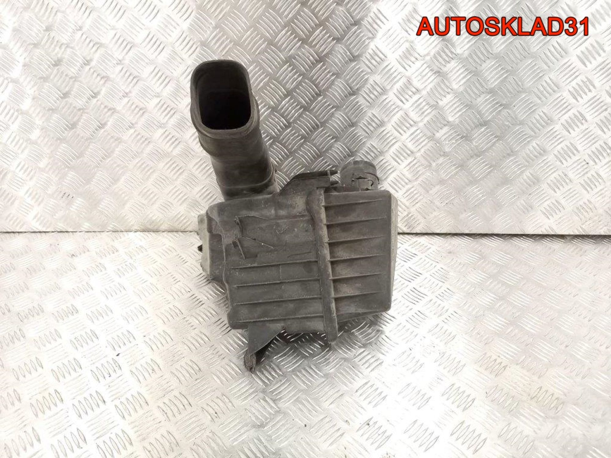 Корпус воздушного фильтра Skoda Fabia 6Q0129607AE, 1400 рублей, Дубовое