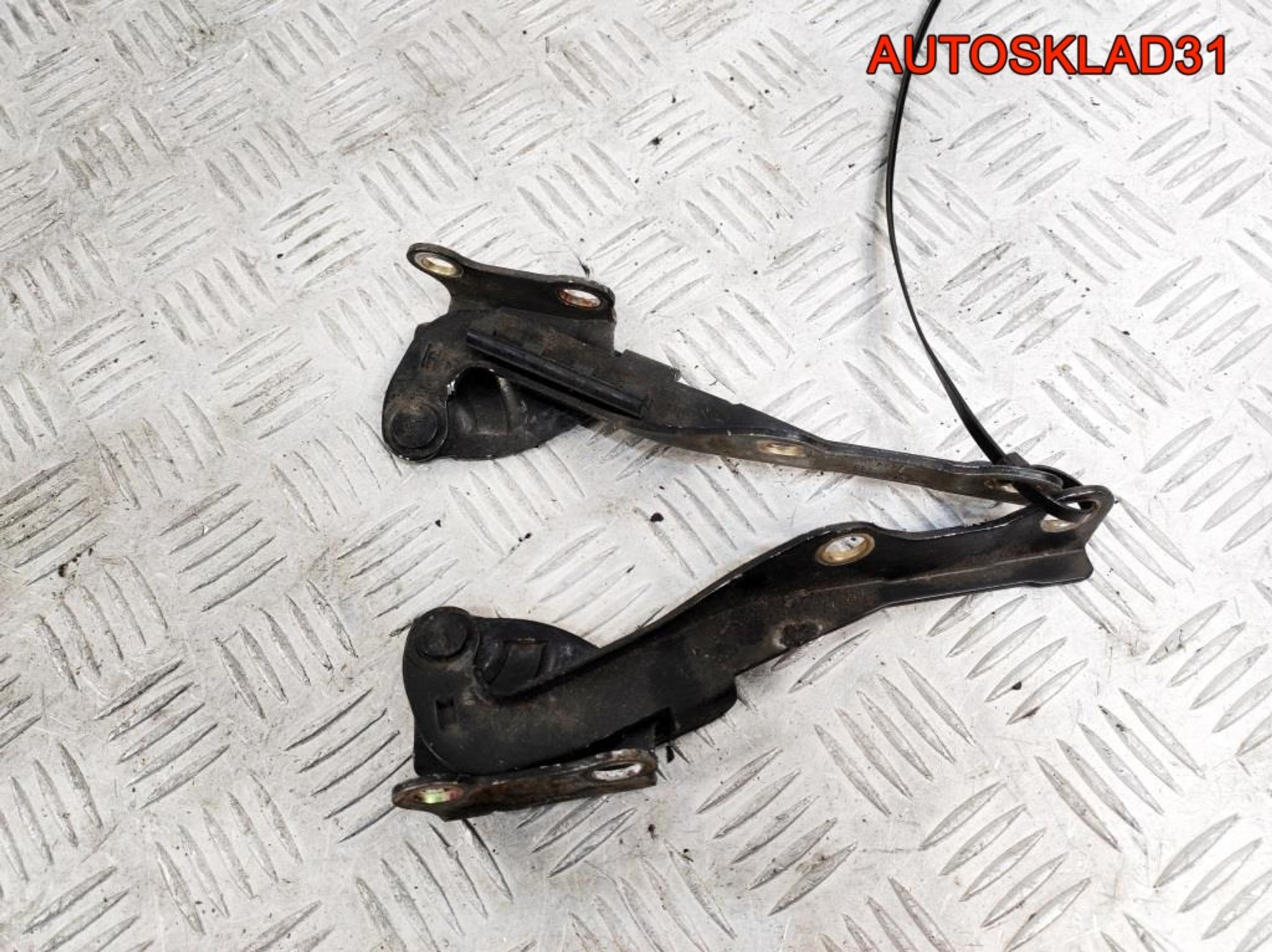 Петля капота правая Hyundai Getz 791201C000, 2700 рублей, Дубовое