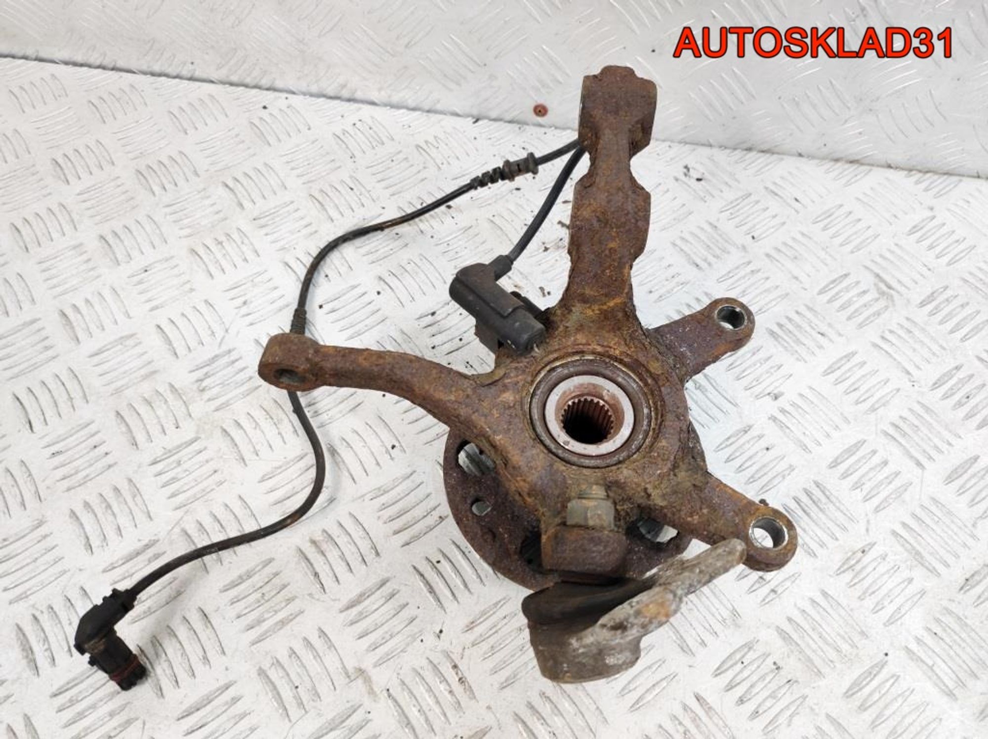 Кулак поворотный передний правый  Mercedes W168 A1683301720, 2500 рублей, Дубовое