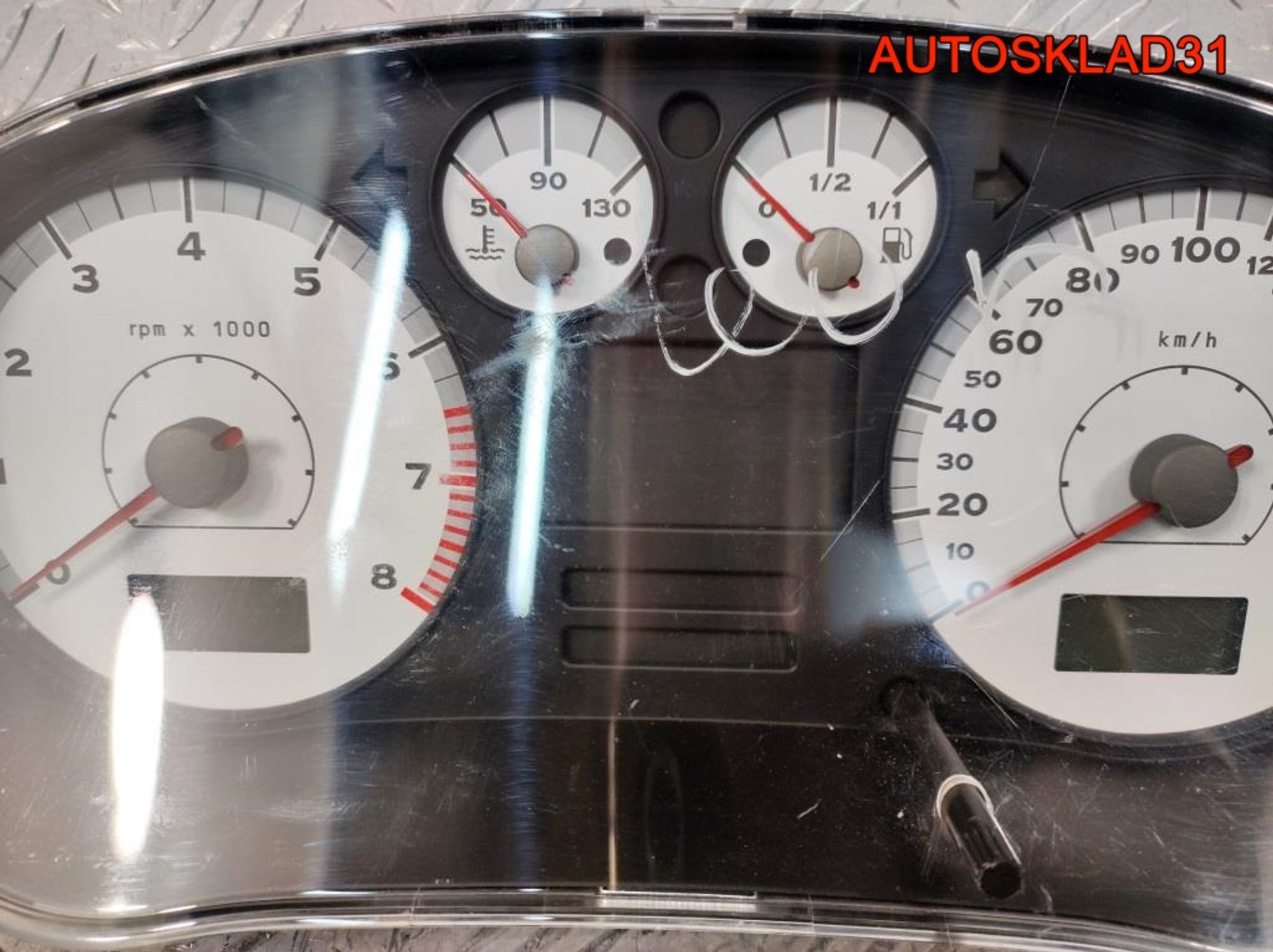 Панель приборов SEAT Leon 1M0920822G Бензин, 13500 рублей, Дубовое