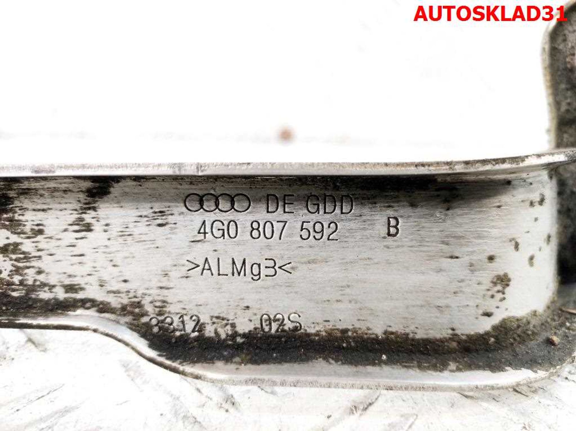 Кронштейн крепления крыла правый Audi A6 C7 4G0807592B, 500 рублей, Дубовое