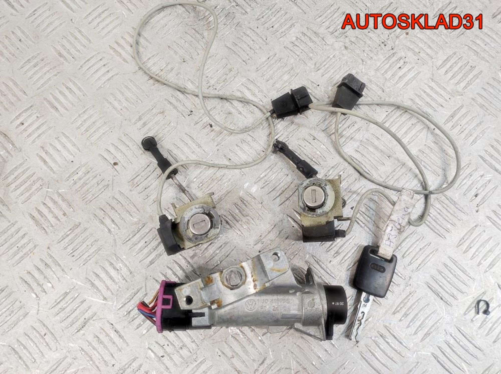 Комплект замок зажигания и личинки с ключом Audi A3 8L 1J0419959, 4500 рублей, Дубовое