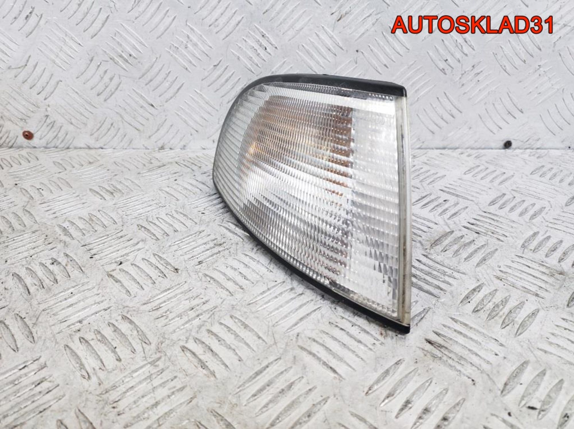 Указатель поворота правый Audi A4 B5, 900 рублей, Дубовое