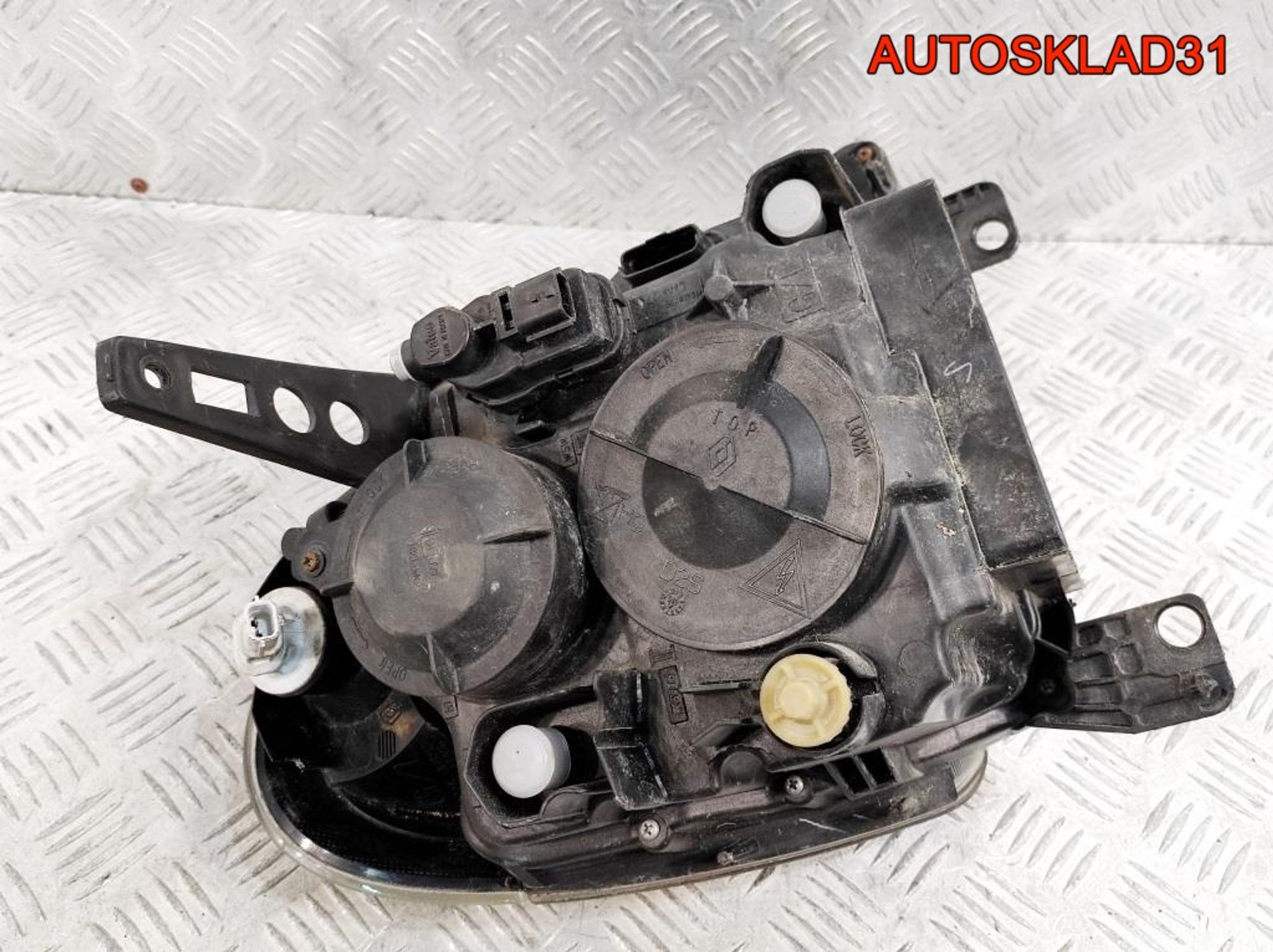 Фара левая Renault Modus 8200613074, 3600 рублей, Дубовое