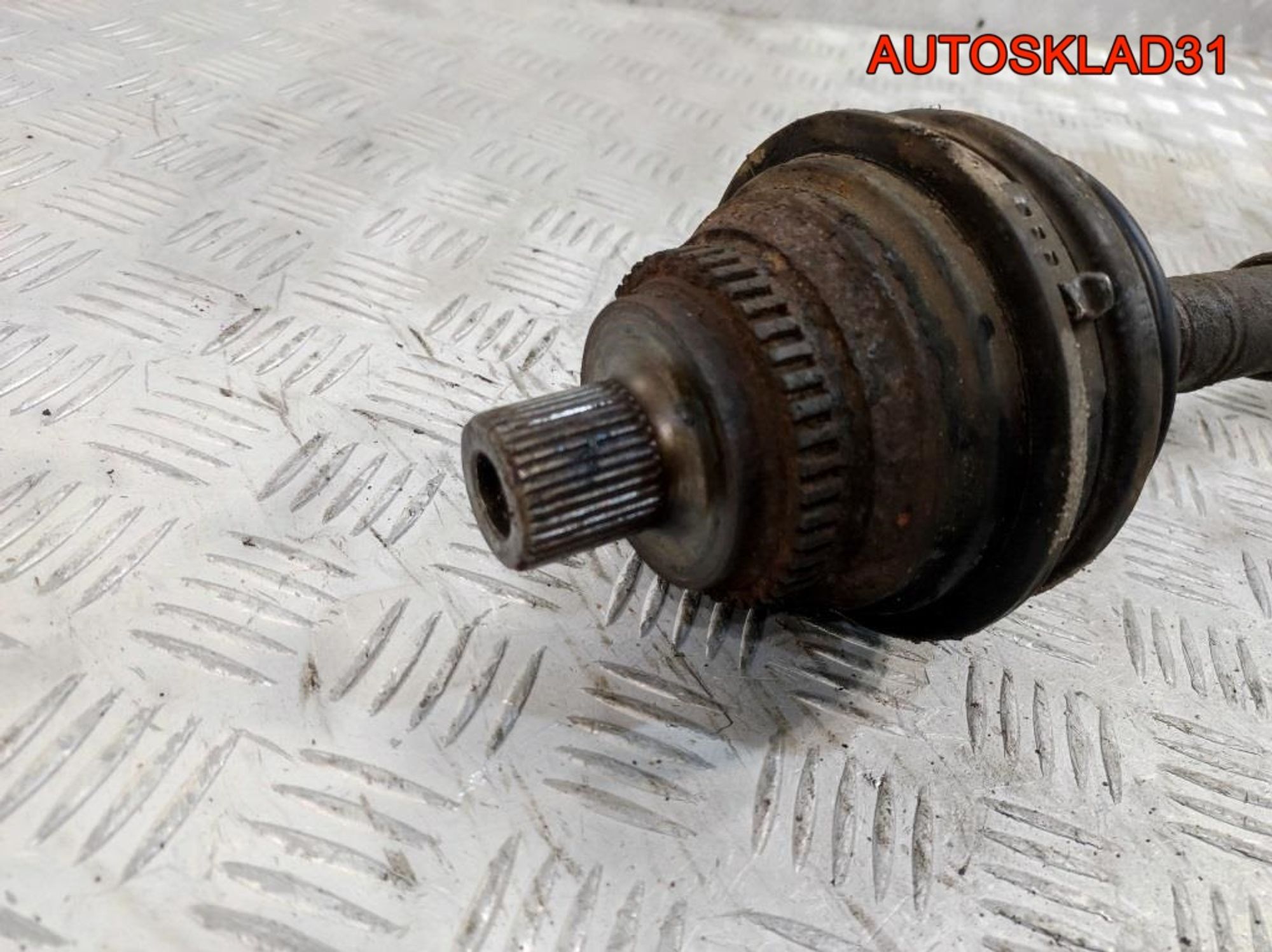 Полуось передняя правая Audi A6 C4 4A0407272BD, 2300 рублей, Дубовое