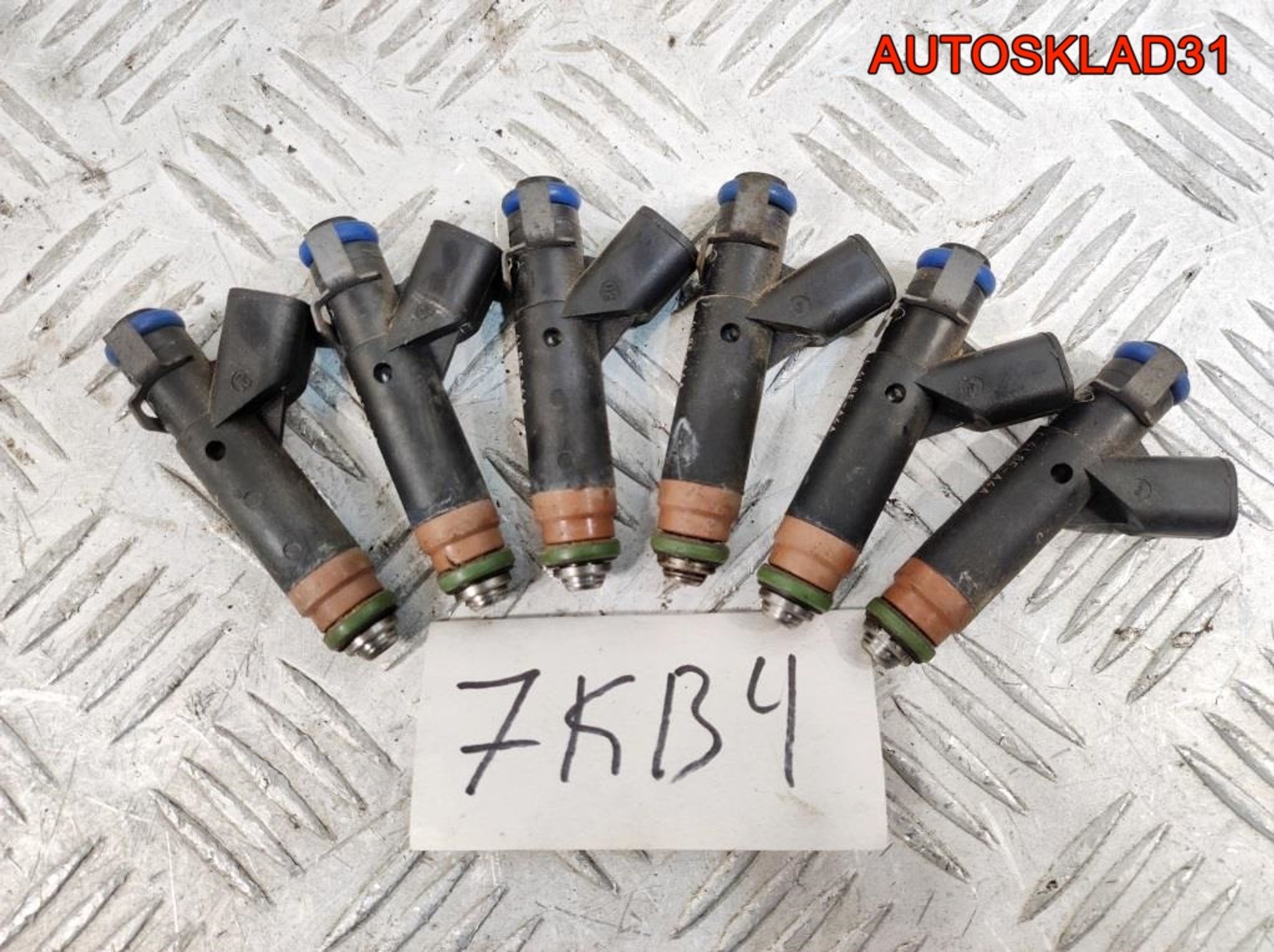 Форсунка топливная Ford Maverick 2 3,0 7KB4 Бензин 4L8EA4A, 900 рублей, Дубовое