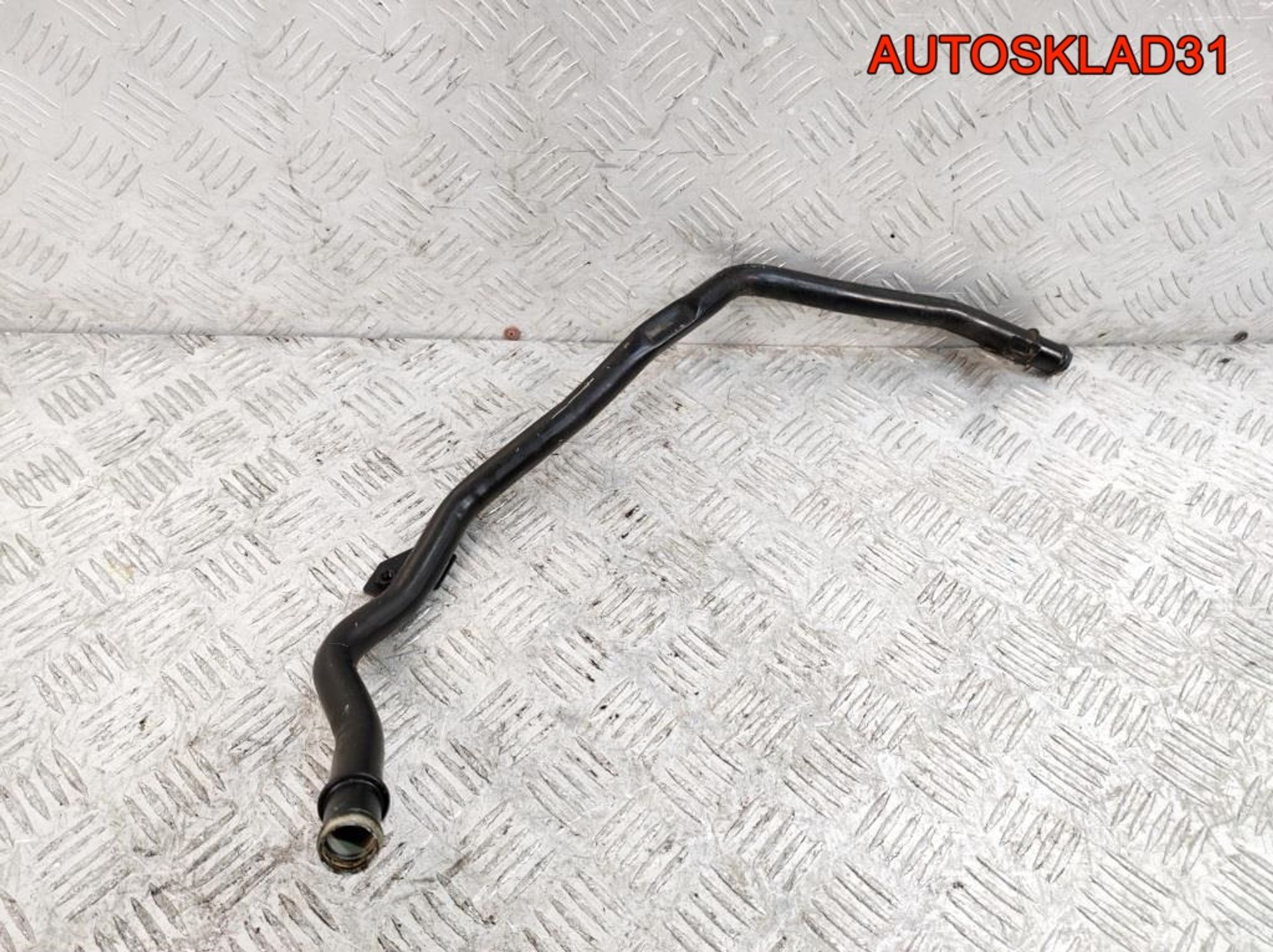 Трубка охлаждающей жидкости VW Passat B6 2,0 Дизель 5N0121070F, 600 рублей, Дубовое