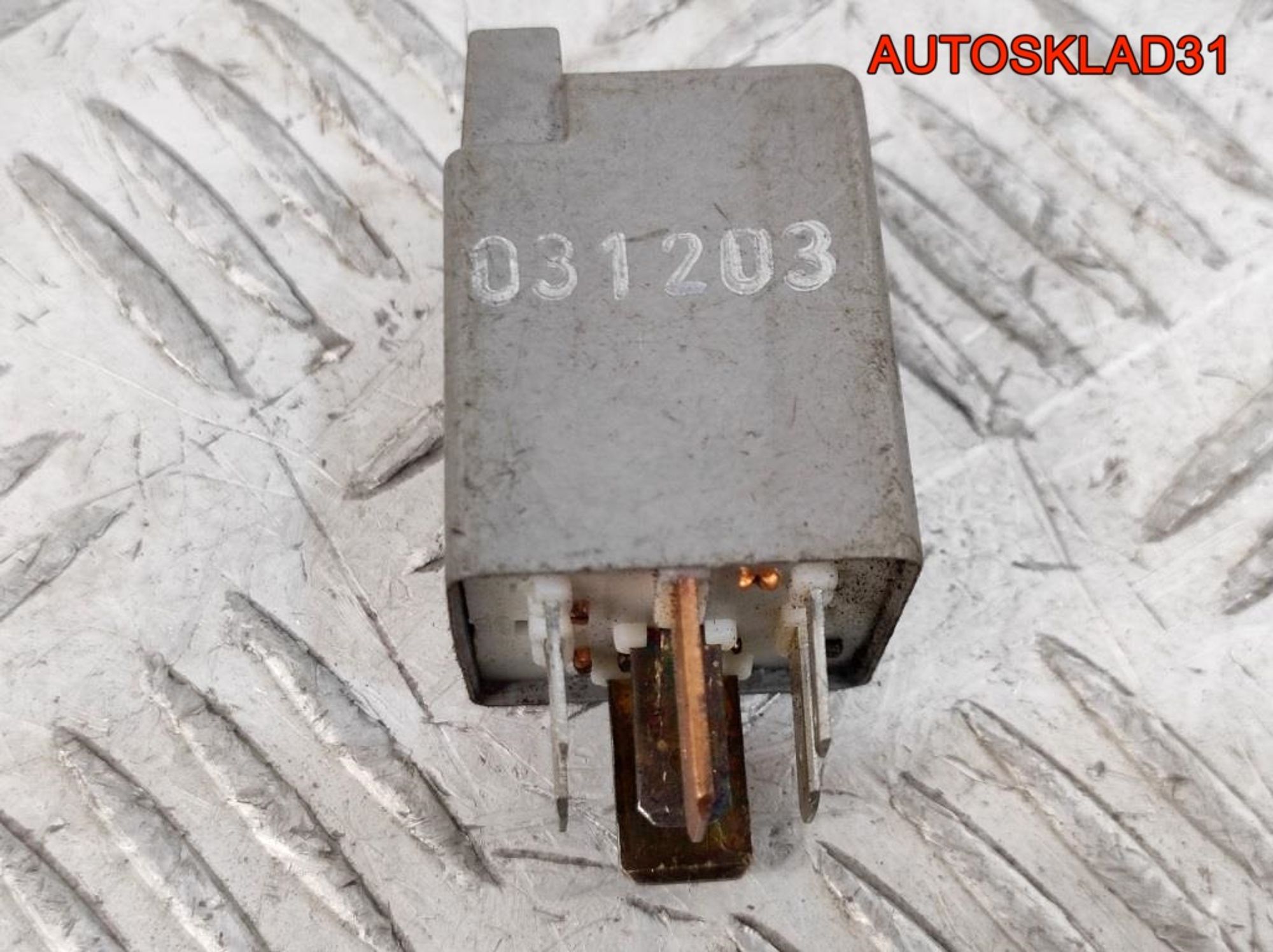 Реле бензонасоса №215 Audi A4 B5 443951253L, 1800 рублей, Дубовое