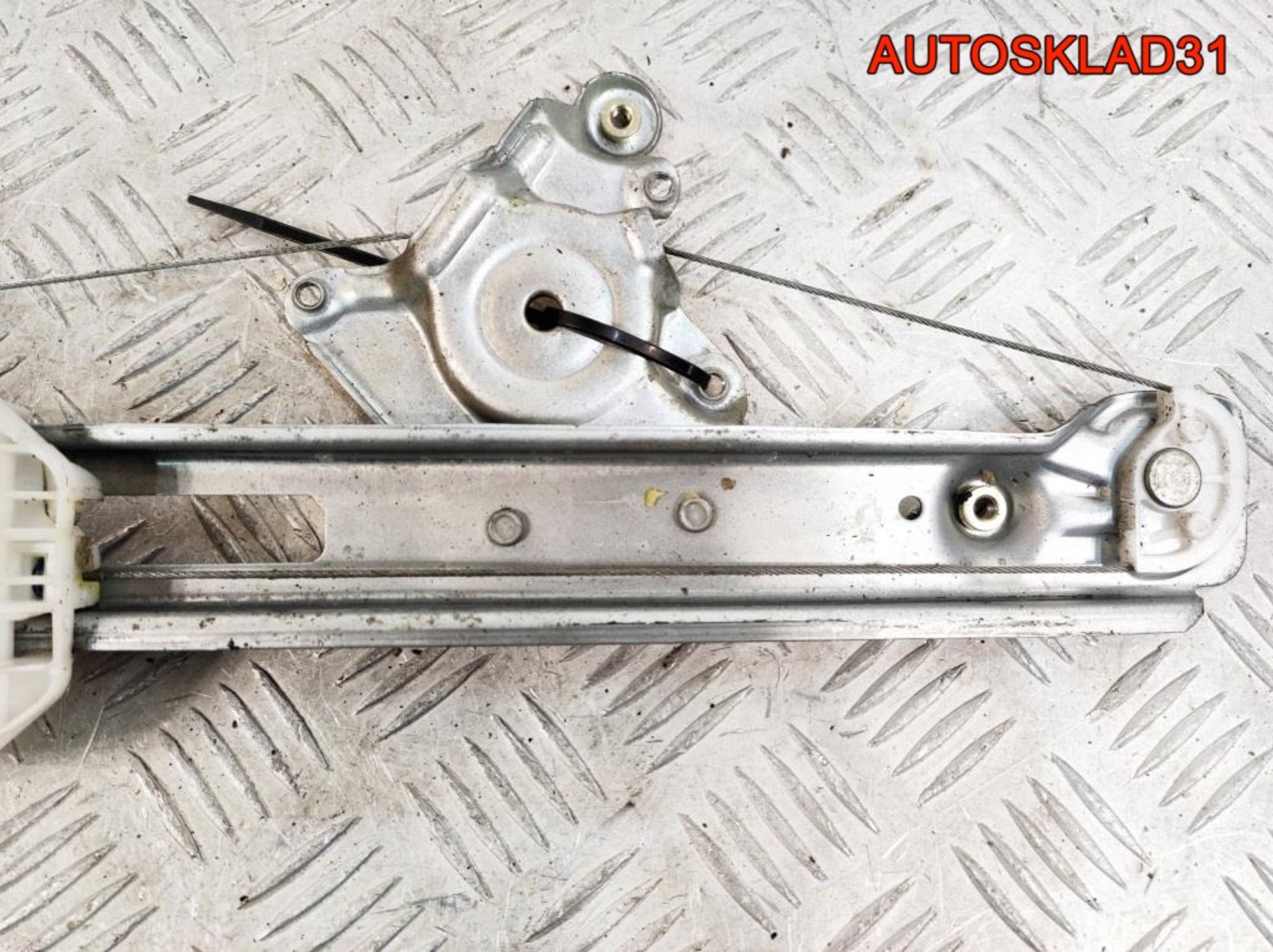 Стеклоподъемник задней правой двери Ford Focus 1, 2300 рублей, Дубовое