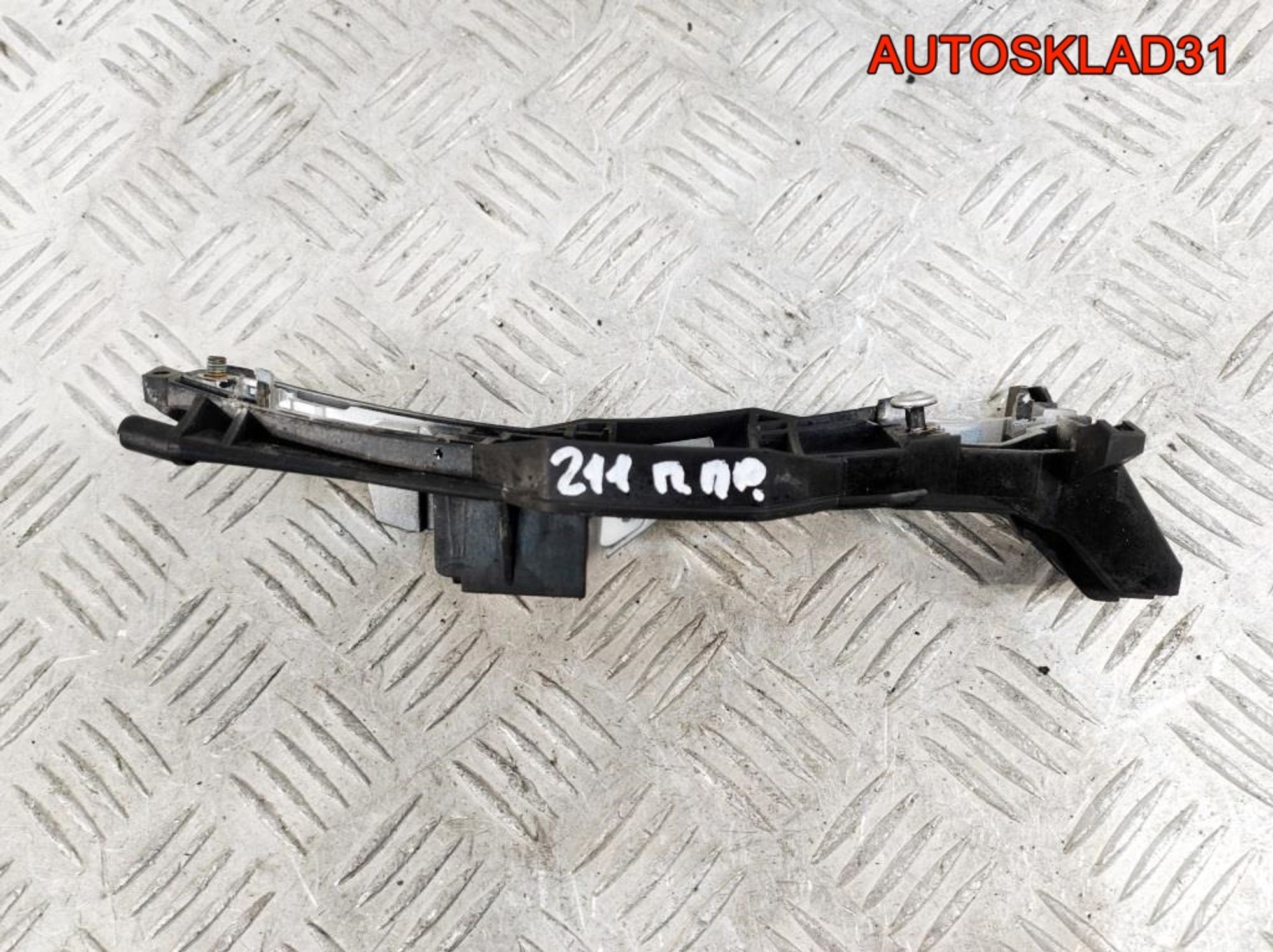 Кронштейн ручки передней правой Mercedes W211, 500 рублей, Дубовое