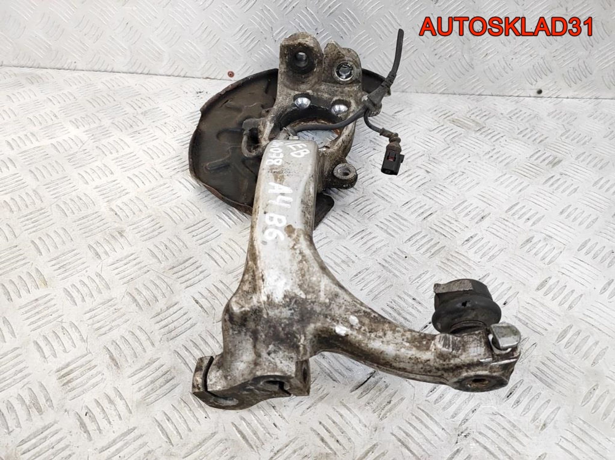 Кулак поворотный передний левый Audi A4 B6 8E0407241E, 12000 рублей, Дубовое