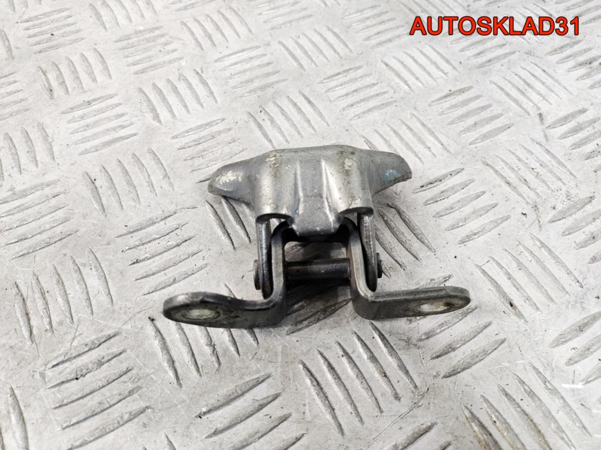 Петля двери передняя левая нижняя Toyota Avensis 2, 900 рублей, Дубовое