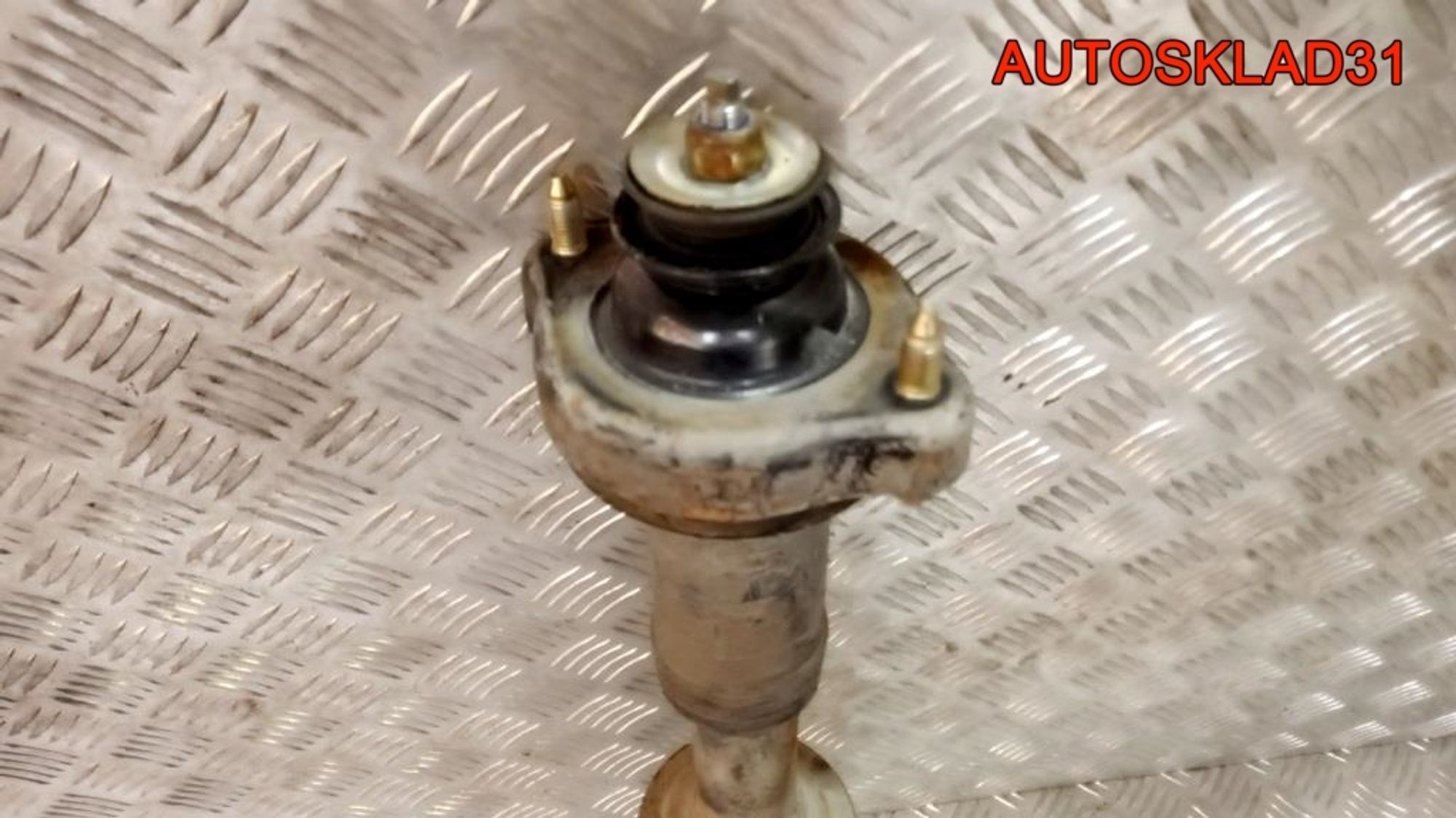 Амортизатор задний Mitsubishi Carisma DA MR913122, 1500 рублей, Дубовое