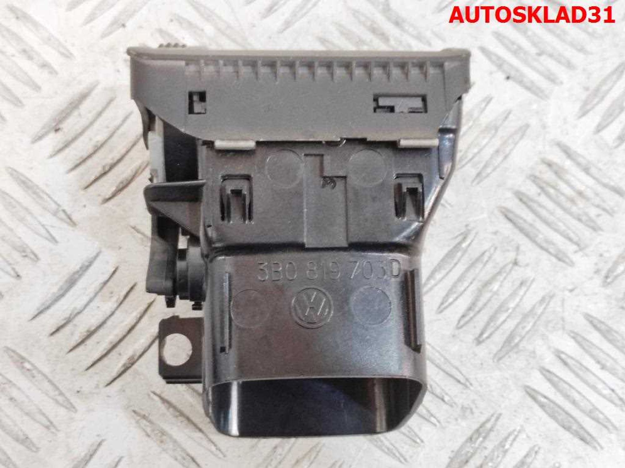 Дефлектор воздушный левый VW Passat B5+ 3B0819703D, 1000 рублей, Дубовое