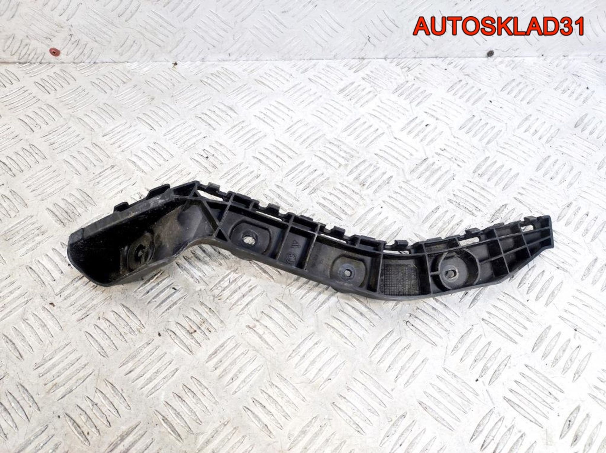 Направляющая заднего бампера правая Skoda Rapid, 900 рублей, Дубовое