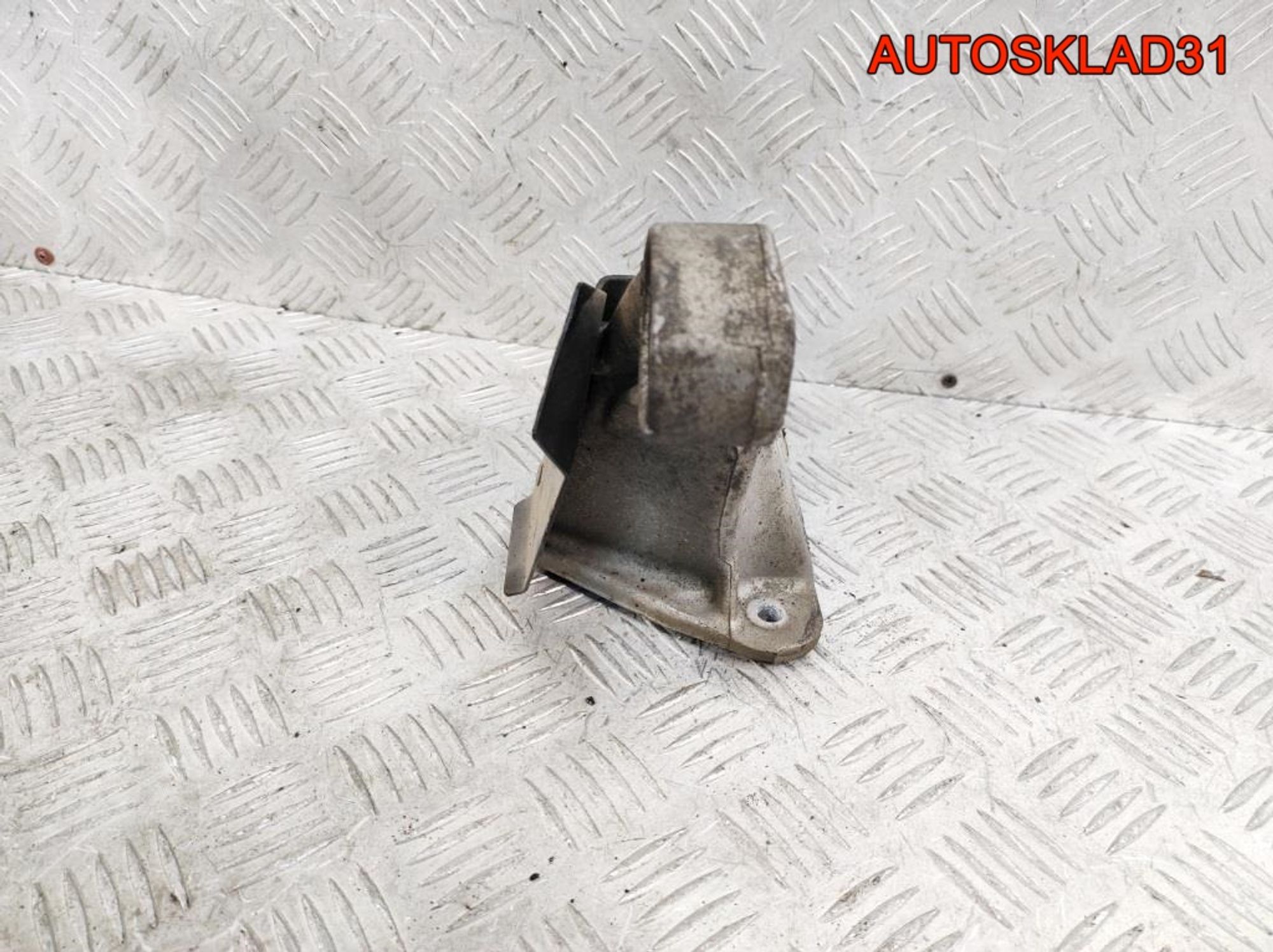 Кронштейн двигателя правый BMW E46 2,5 M54B25 22116750852, 1400 рублей, Дубовое