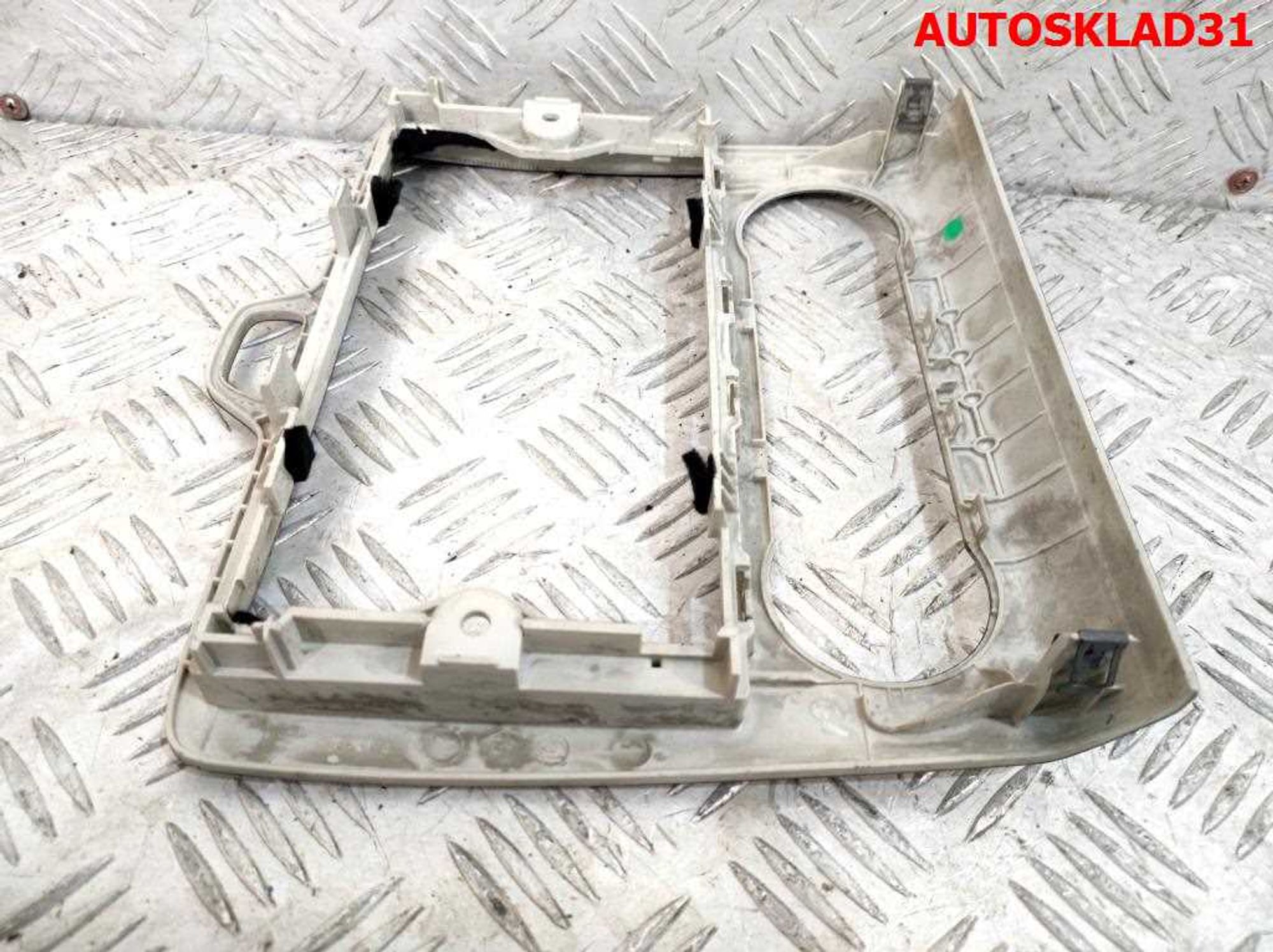 Рамка магнитолы Ford Focus 2 4M5118522EBW, 1000 рублей, Дубовое