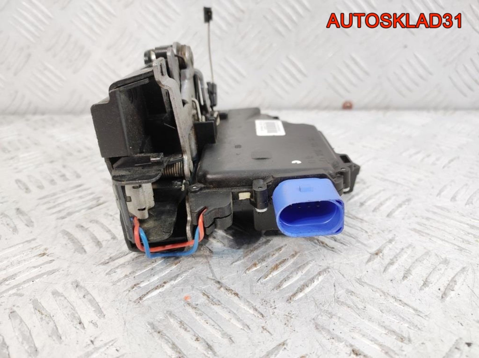 Замок двери передней правой Skoda Fabia 2 3B1837016CE, 2800 рублей, Дубовое
