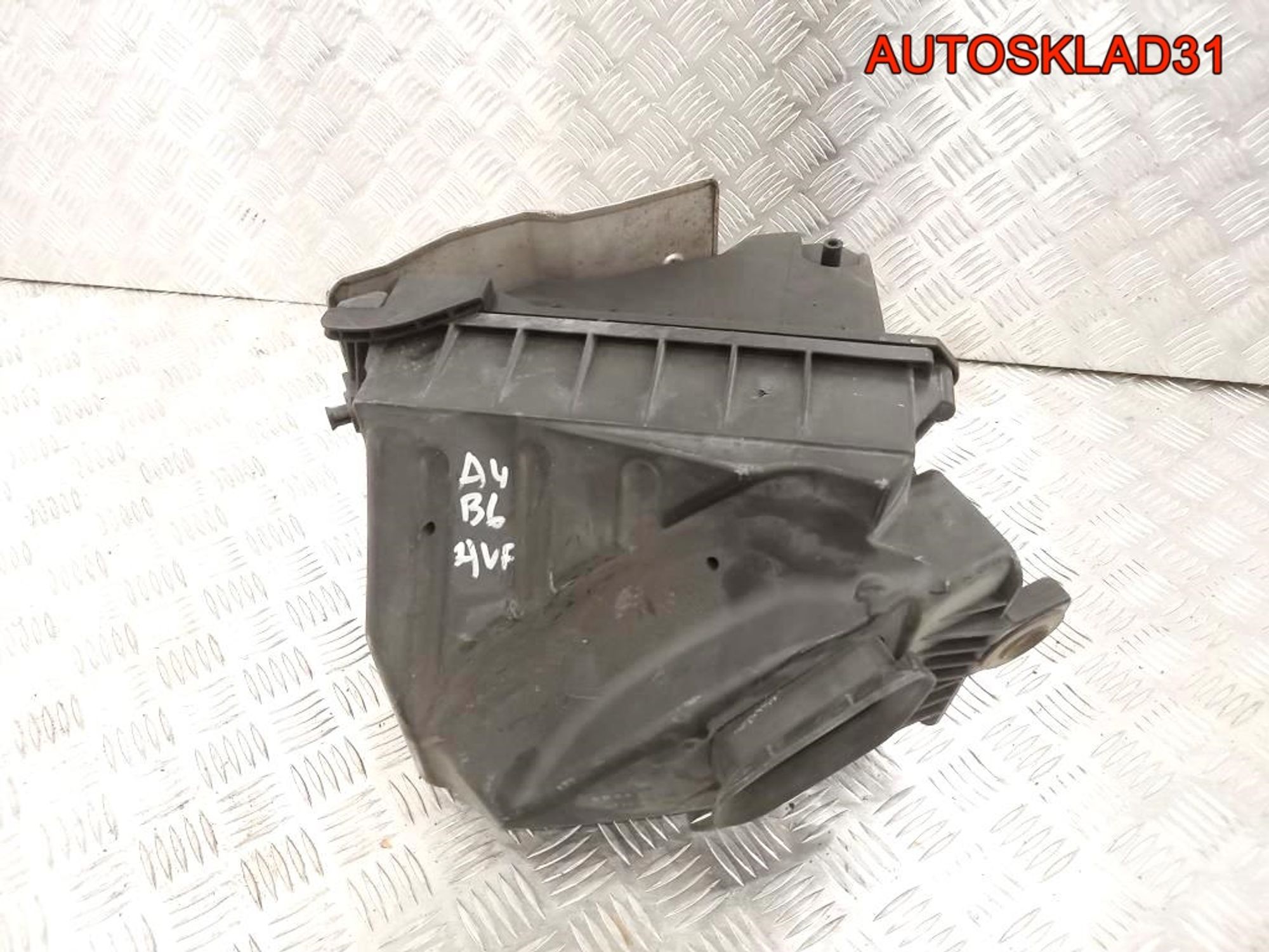 Корпус воздушного фильтра Audi A4 B6 038133837Q, 2700 рублей, Дубовое