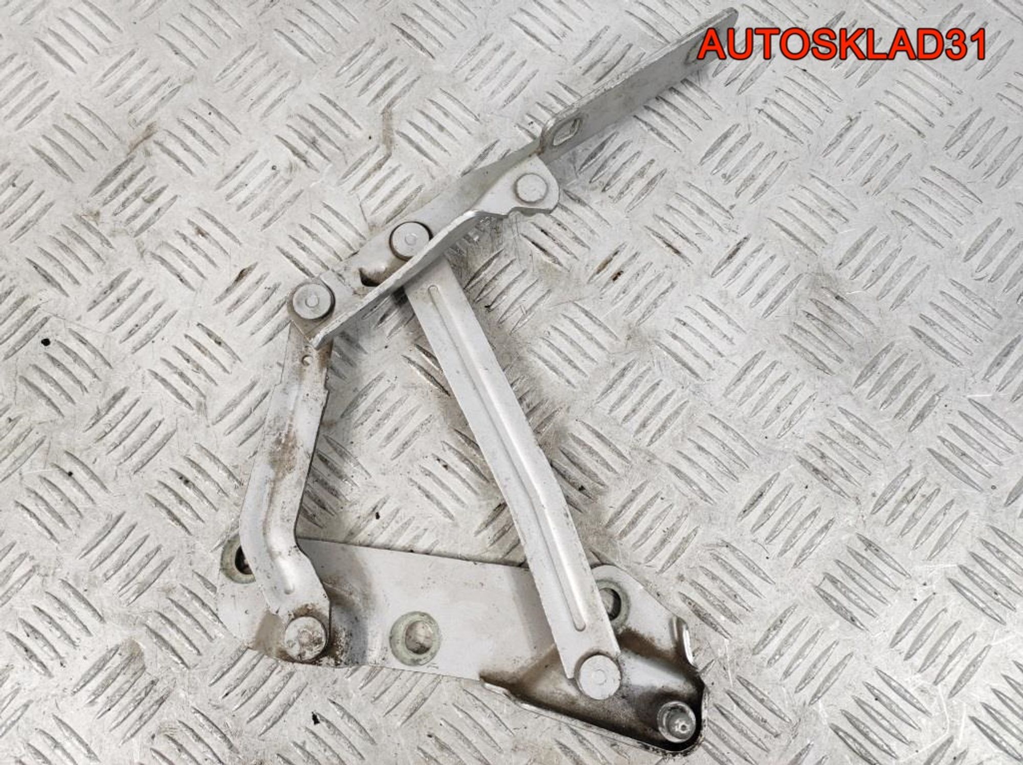 Петля капота левая Opel Vectra B 90508955, 900 рублей, Дубовое