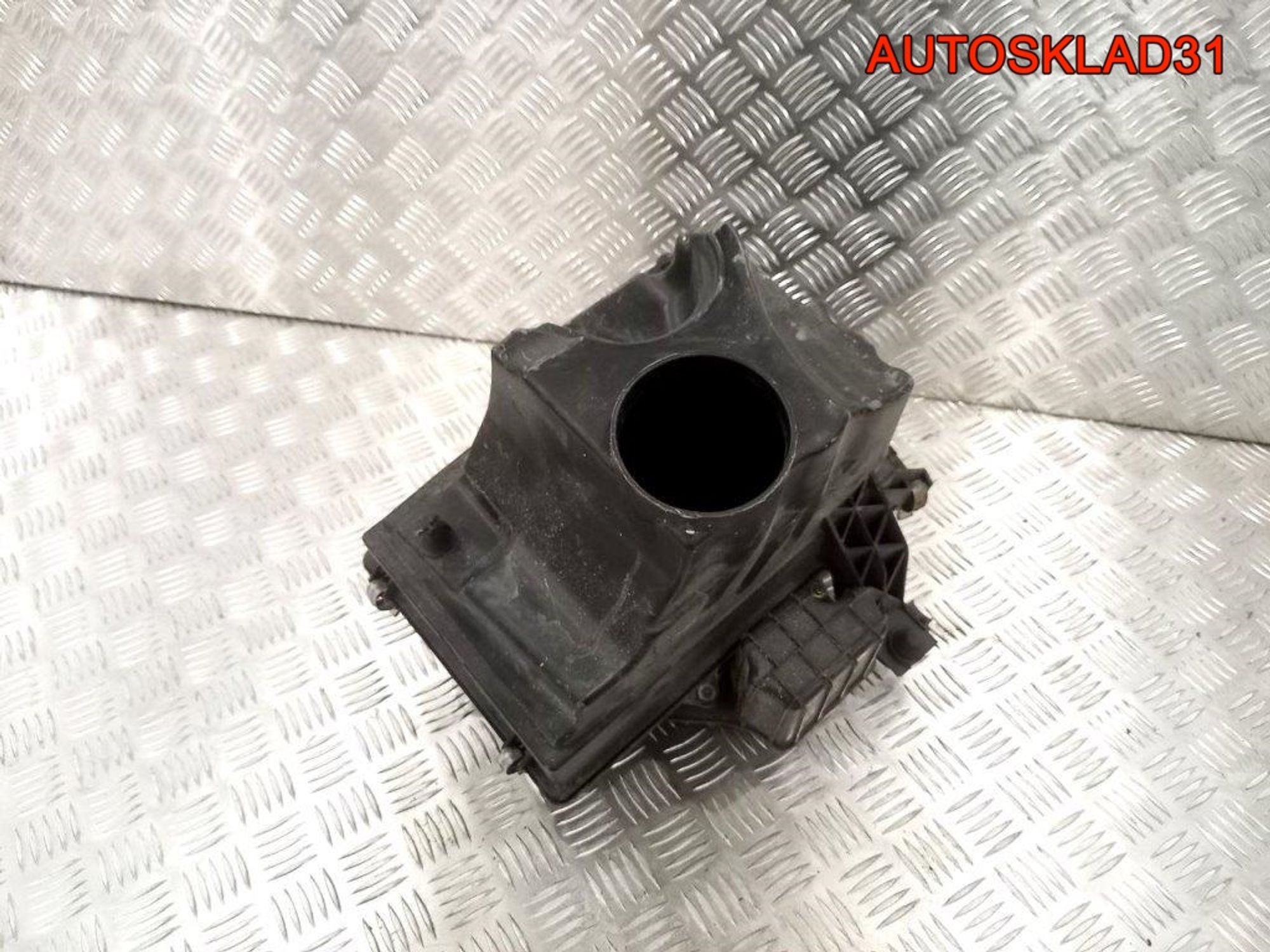 Корпус воздушного фильтра Mazda 3 BK LF5013320B, 1400 рублей, Дубовое