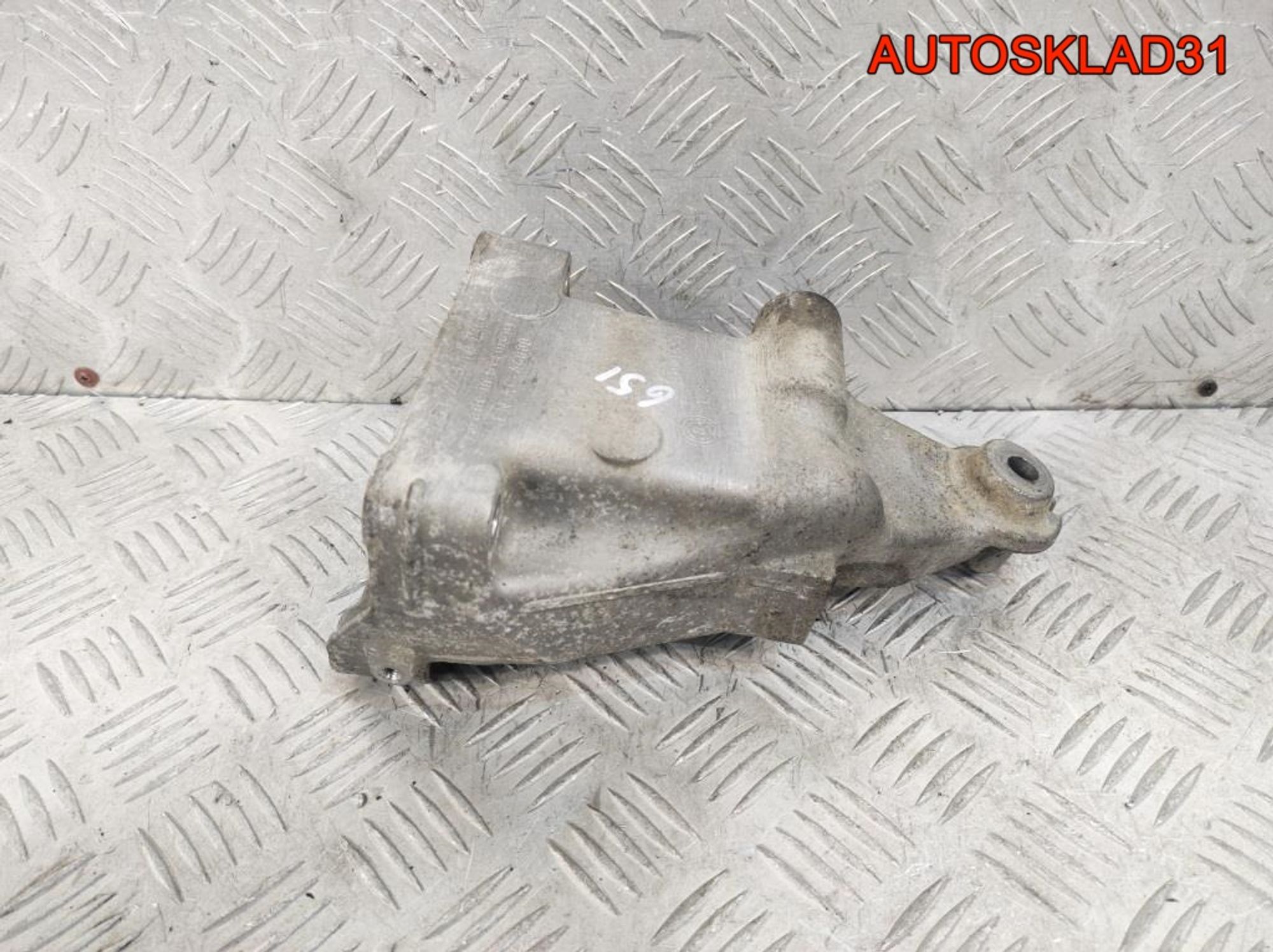 Кронштейн двигателя правый Mercedes X204 651.912, 1000 рублей, Дубовое