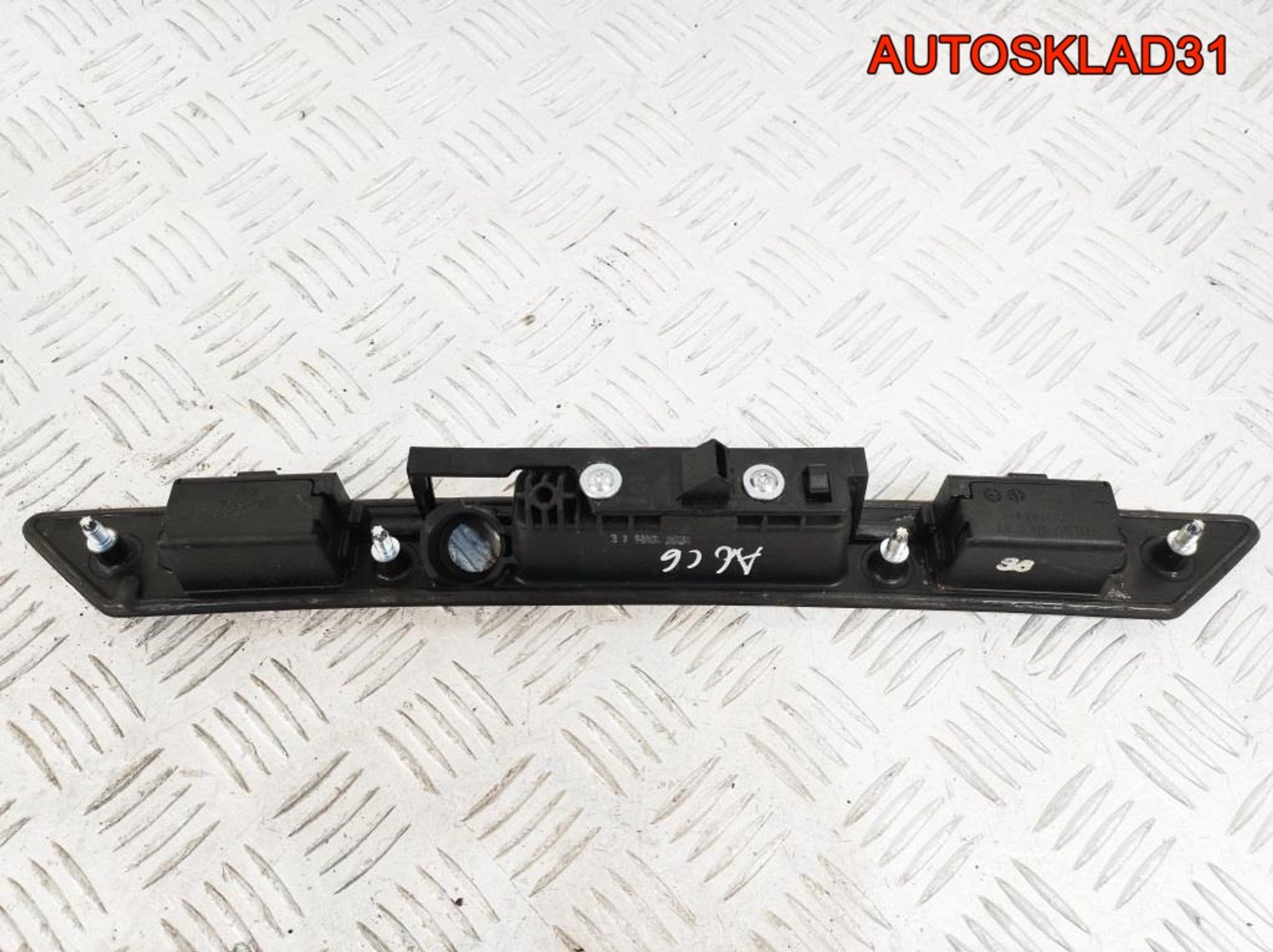 Накладка крышки багажника Audi A6 C6 8E0827574C, 4500 рублей, Дубовое