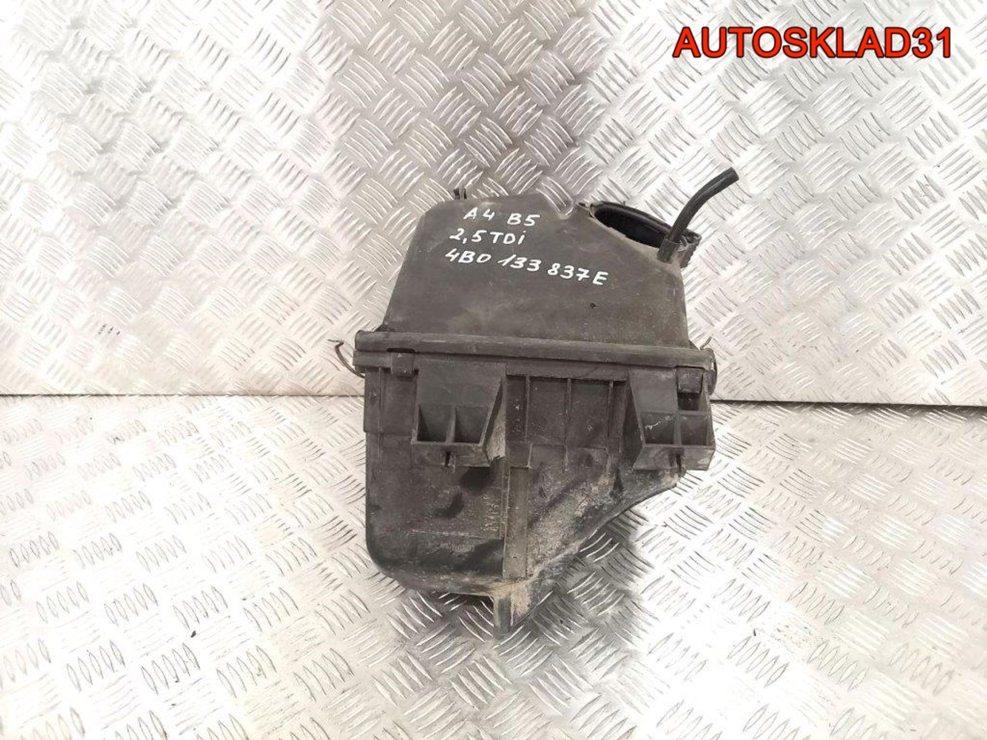 Корпус воздушного фильтра VW Passat B5 4B0133837E, 1400 рублей, Дубовое