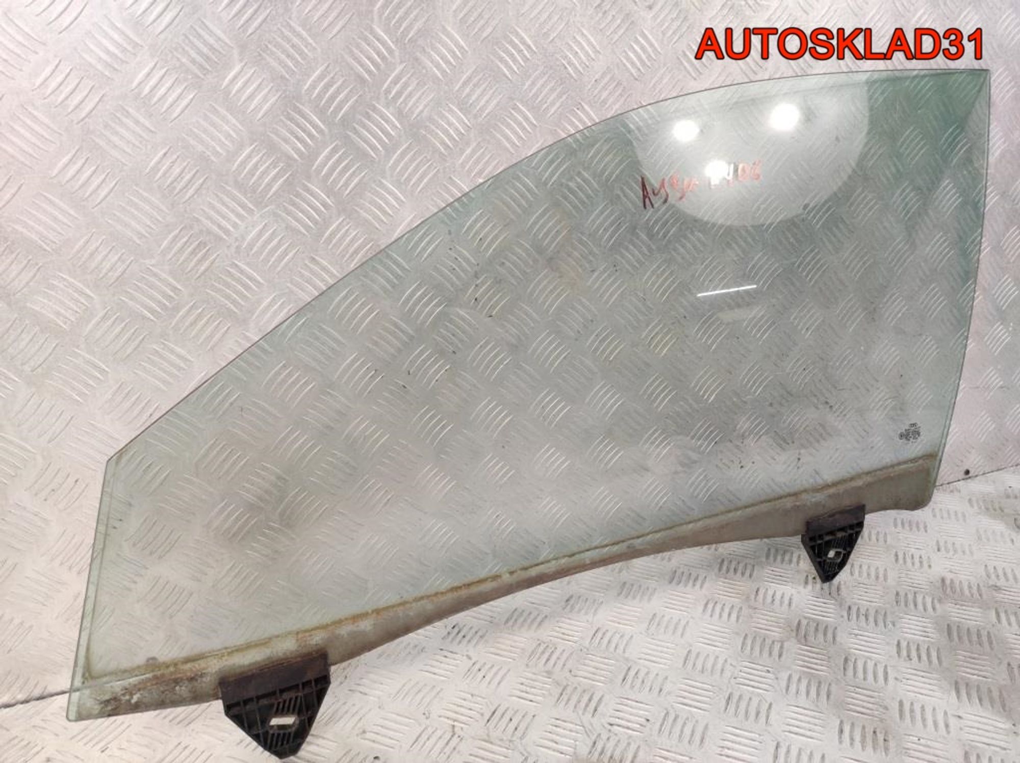 Стекло двери передней левой Audi A4 B6 8E0845021D, 1300 рублей, Дубовое