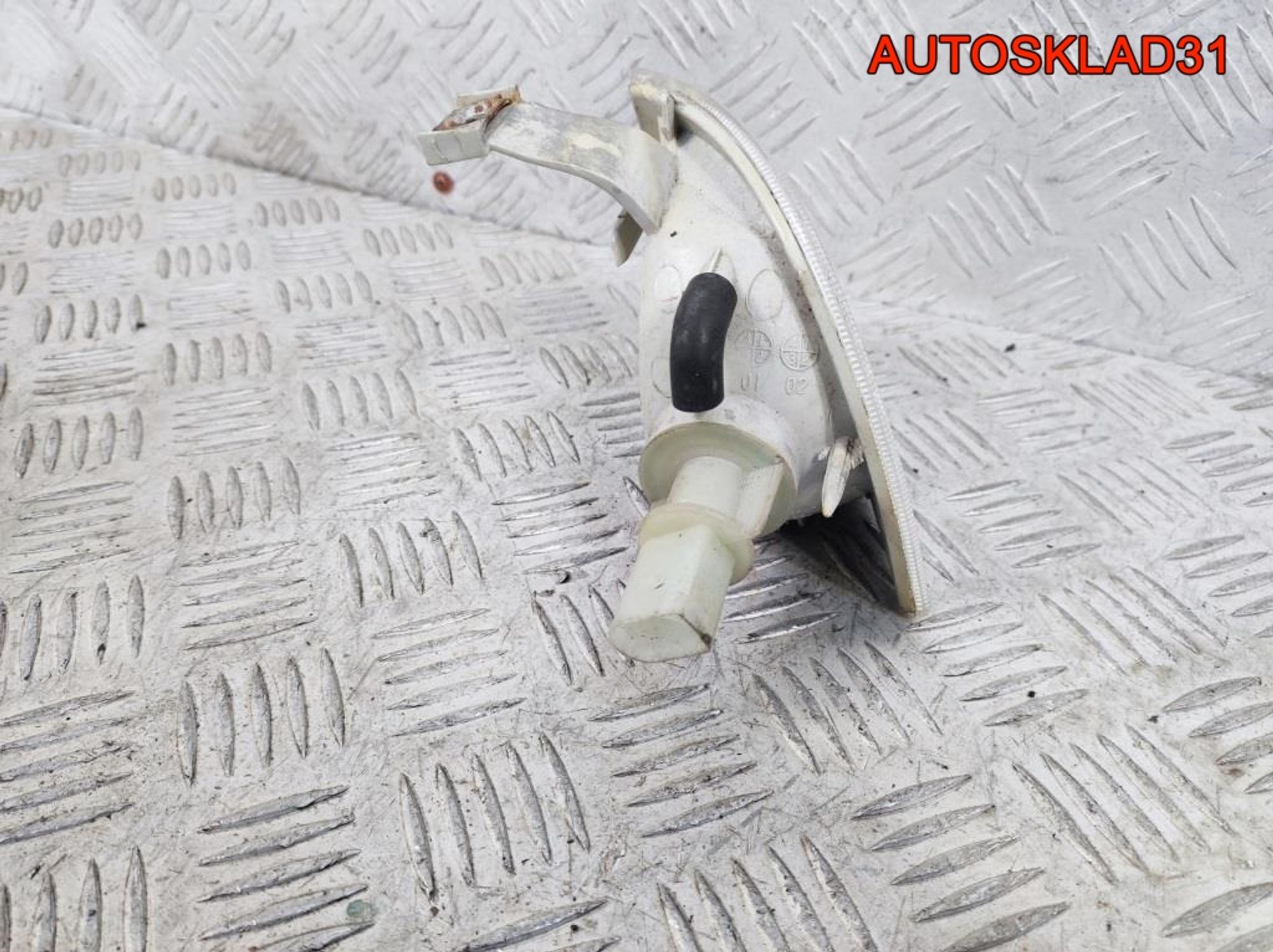 Указатель поворота правый белый Skoda Octavia A4, 500 рублей, Дубовое