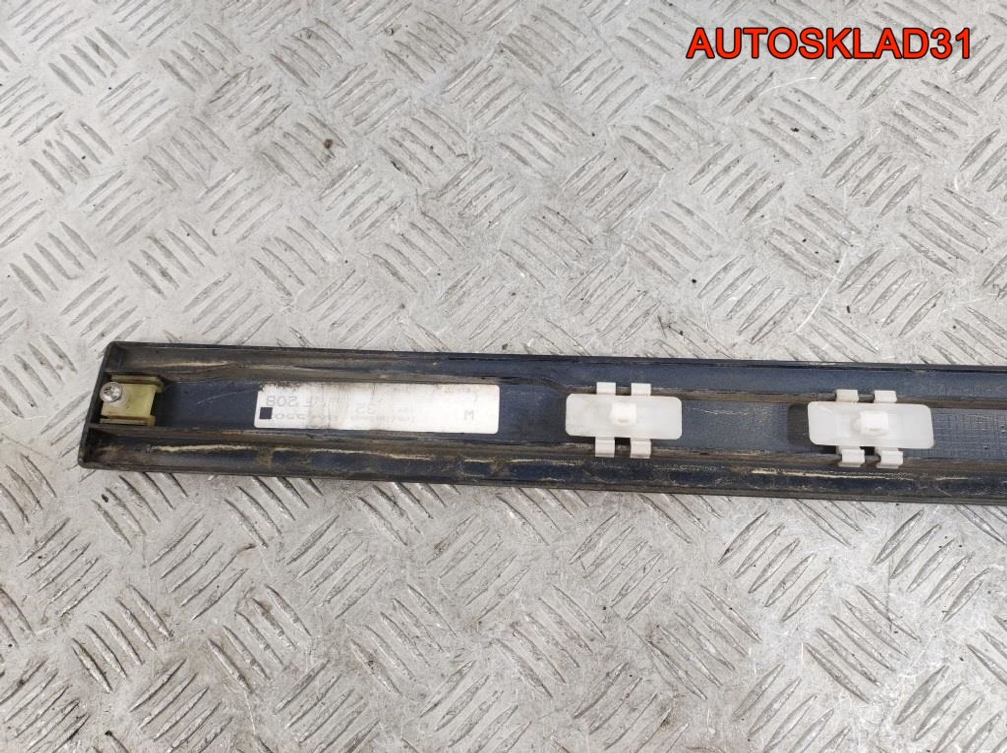 Молдинг задней левой двери Mercedes W211 A2116901162, 900 рублей, Дубовое