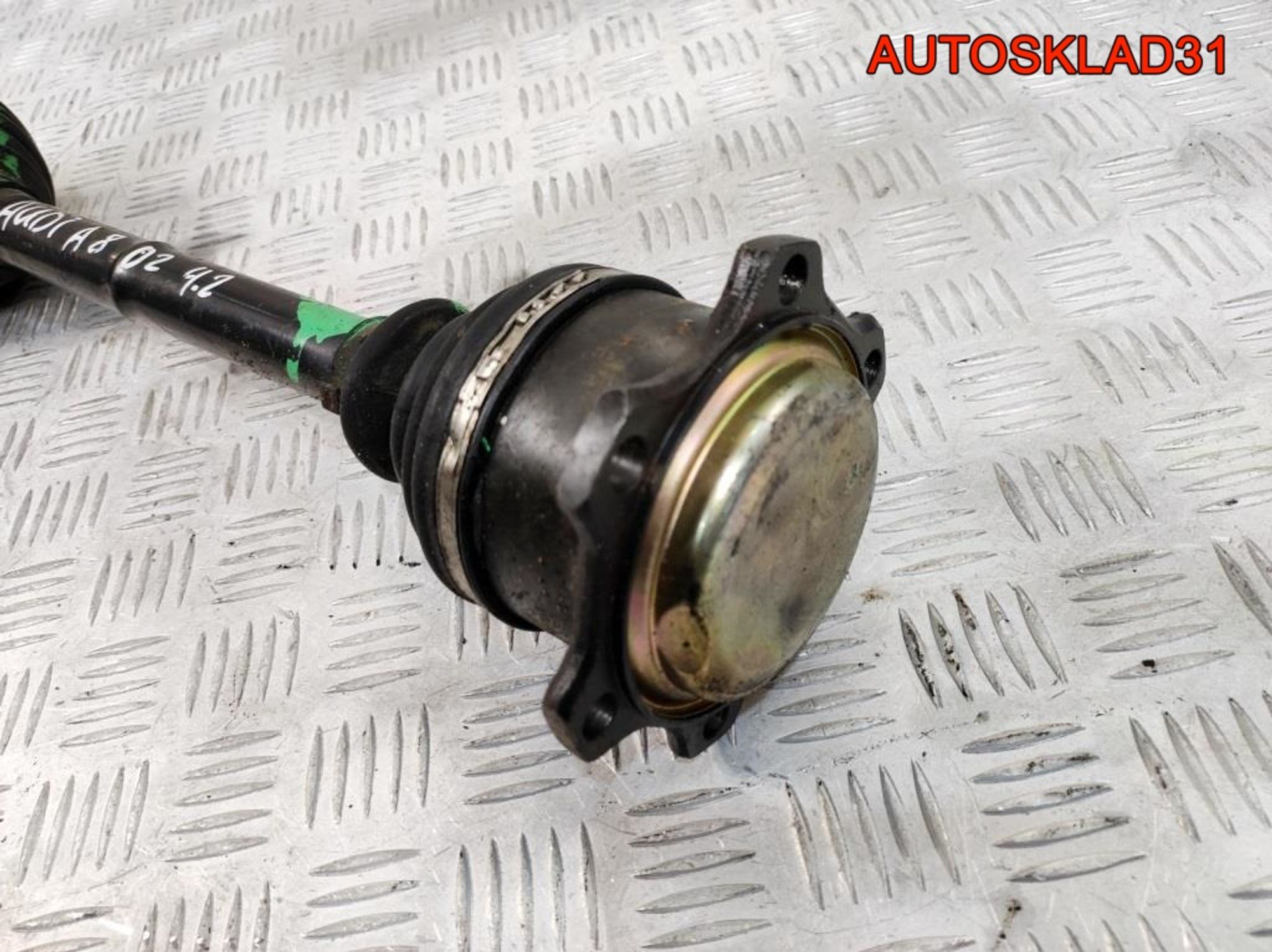 Полуось передняя левая Audi A8 D2 4,2 ABZ 4A0407331C, 3600 рублей, Дубовое
