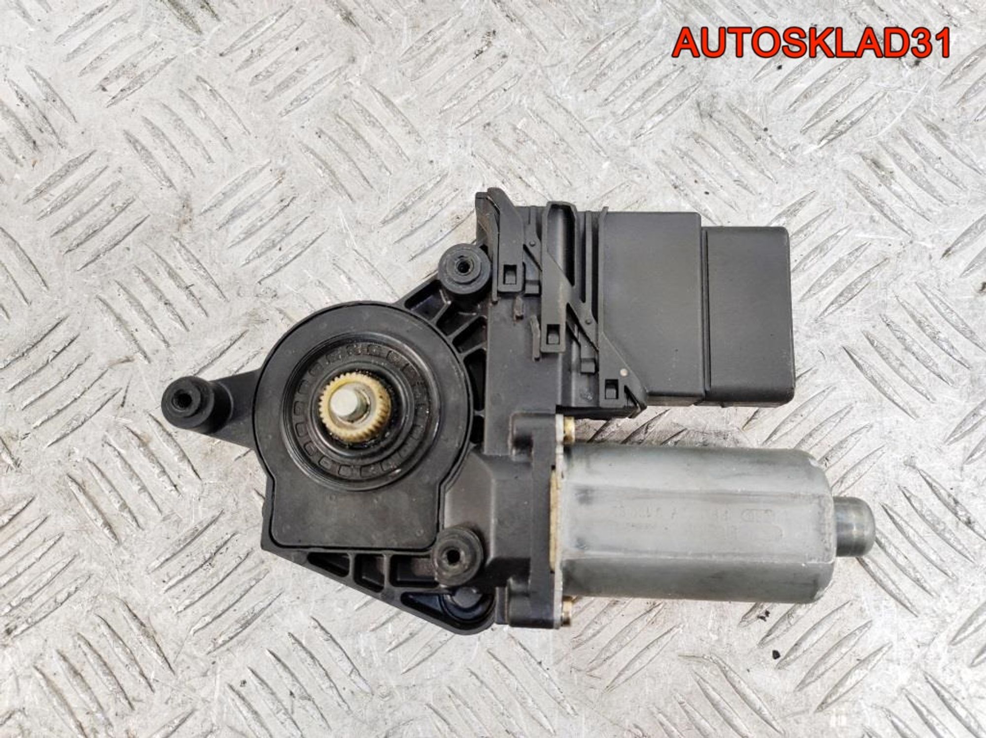 Моторчик стеклоподъемника задний правый VW Passat B5 3B9839752BB, 800 рублей, Дубовое