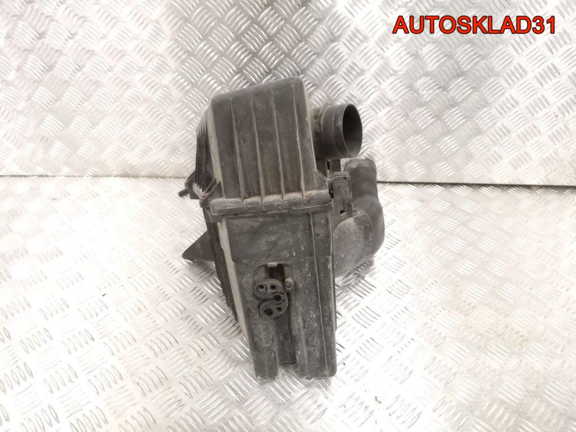 Корпус воздушного фильтра Skoda Fabia 6Q0129607AE, 1400 рублей, Дубовое