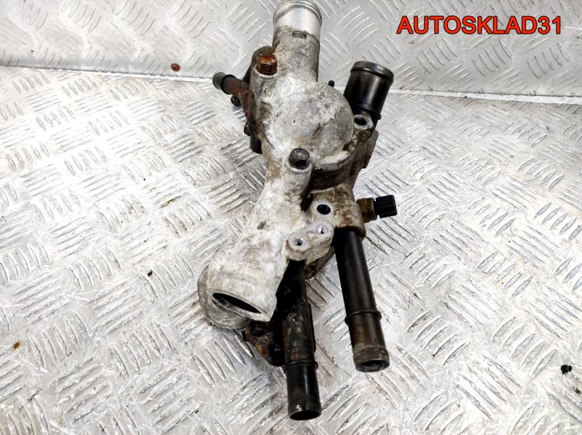 Корпус термостата Hyundai Sonata 5 G4KC 2560025200, 1400 рублей, Дубовое