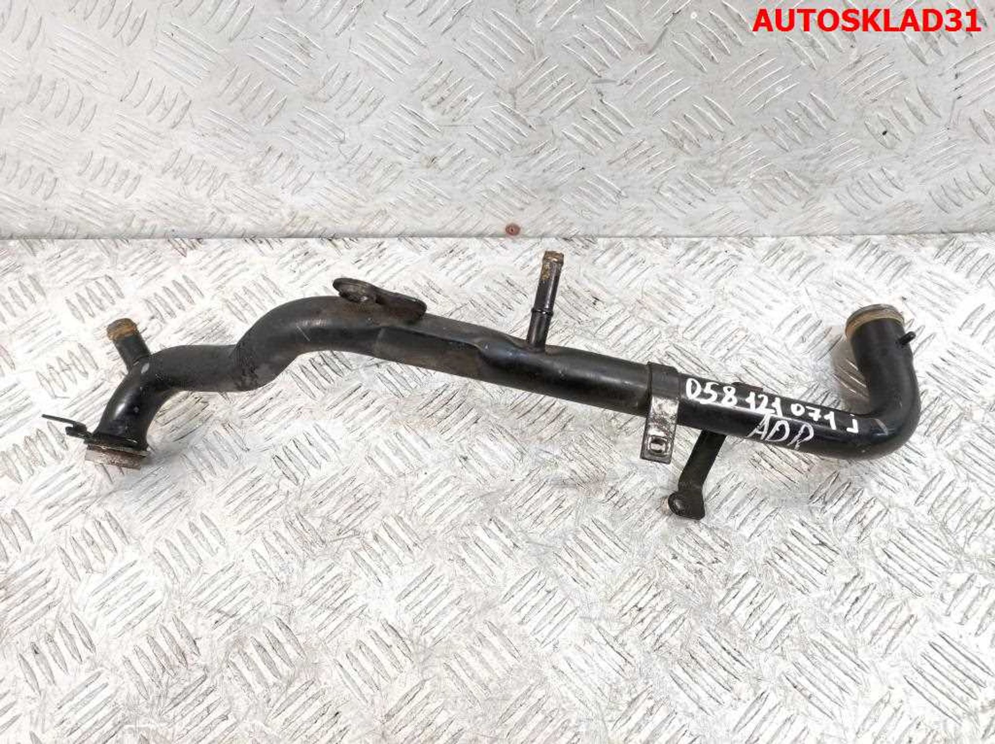 Трубка охлаждающей жидкости VW Passat B5 1,8 ADR 058121071J, 1400 рублей, Дубовое