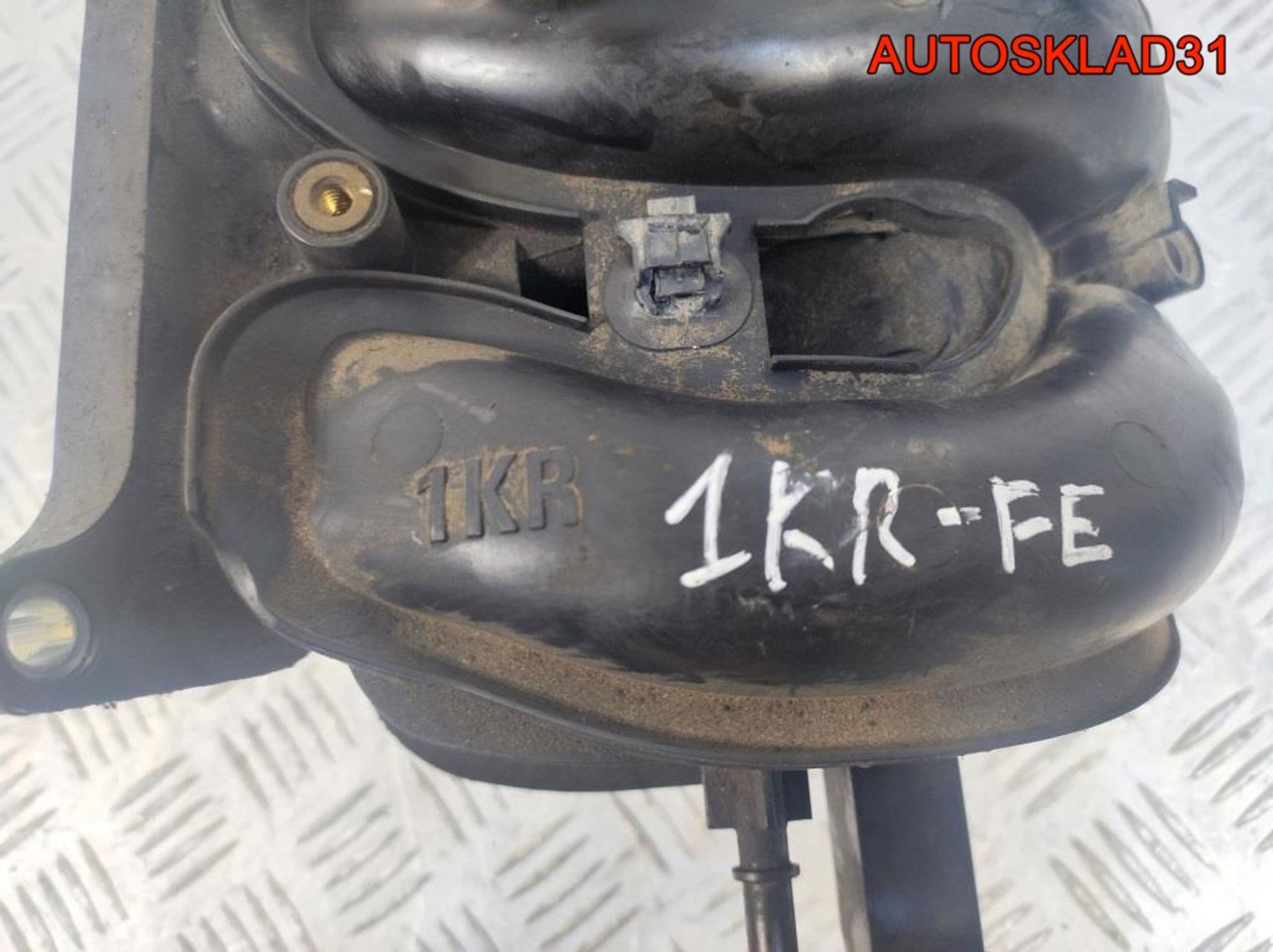 Коллектор впускной Peugeot 107 1,0 1KR-FE Бензин, 1300 рублей, Дубовое