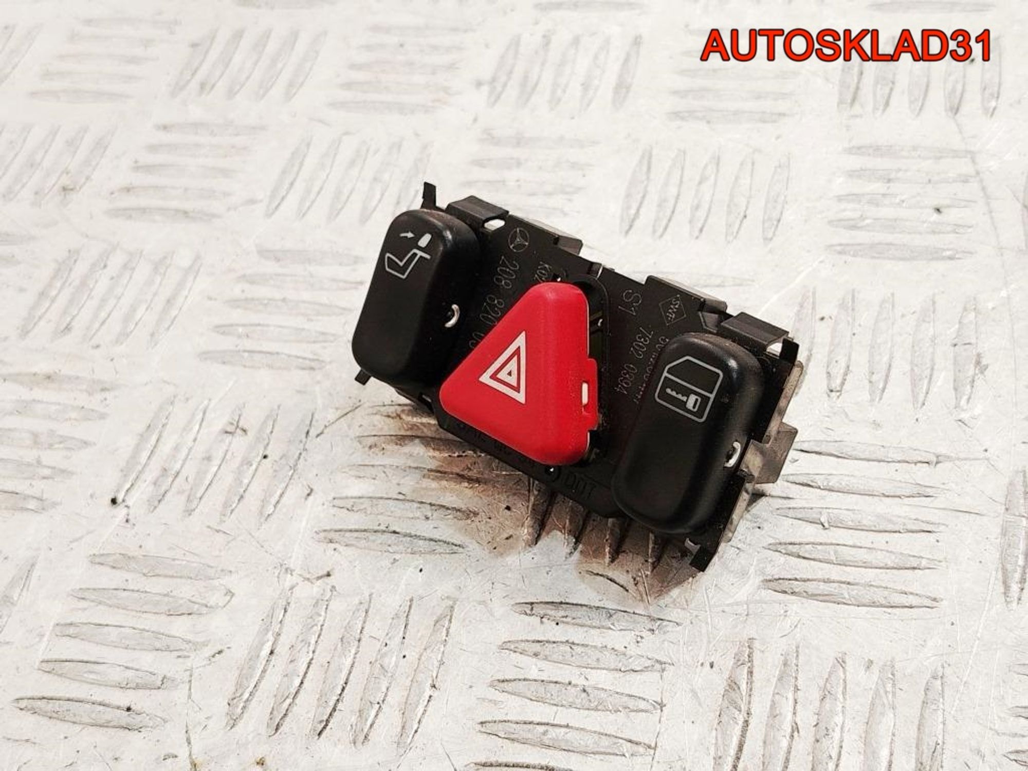 Кнопка аварийной сигнализации Mercedes Benz W210 A2088200310, 800 рублей, Дубовое