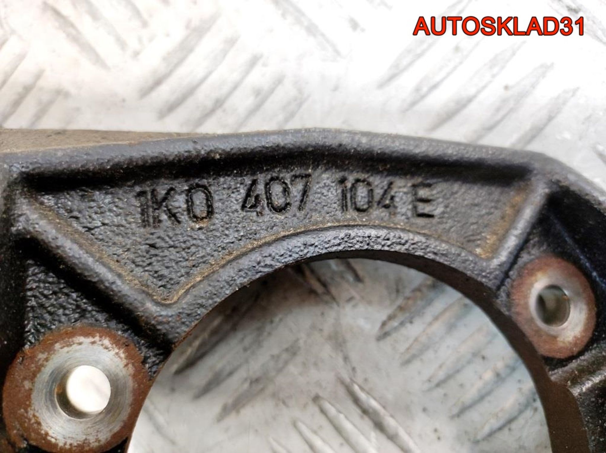 Кронштейн промвала VW Golf 5 2.0 BKD Дизель 1K0407104E, 800 рублей, Дубовое