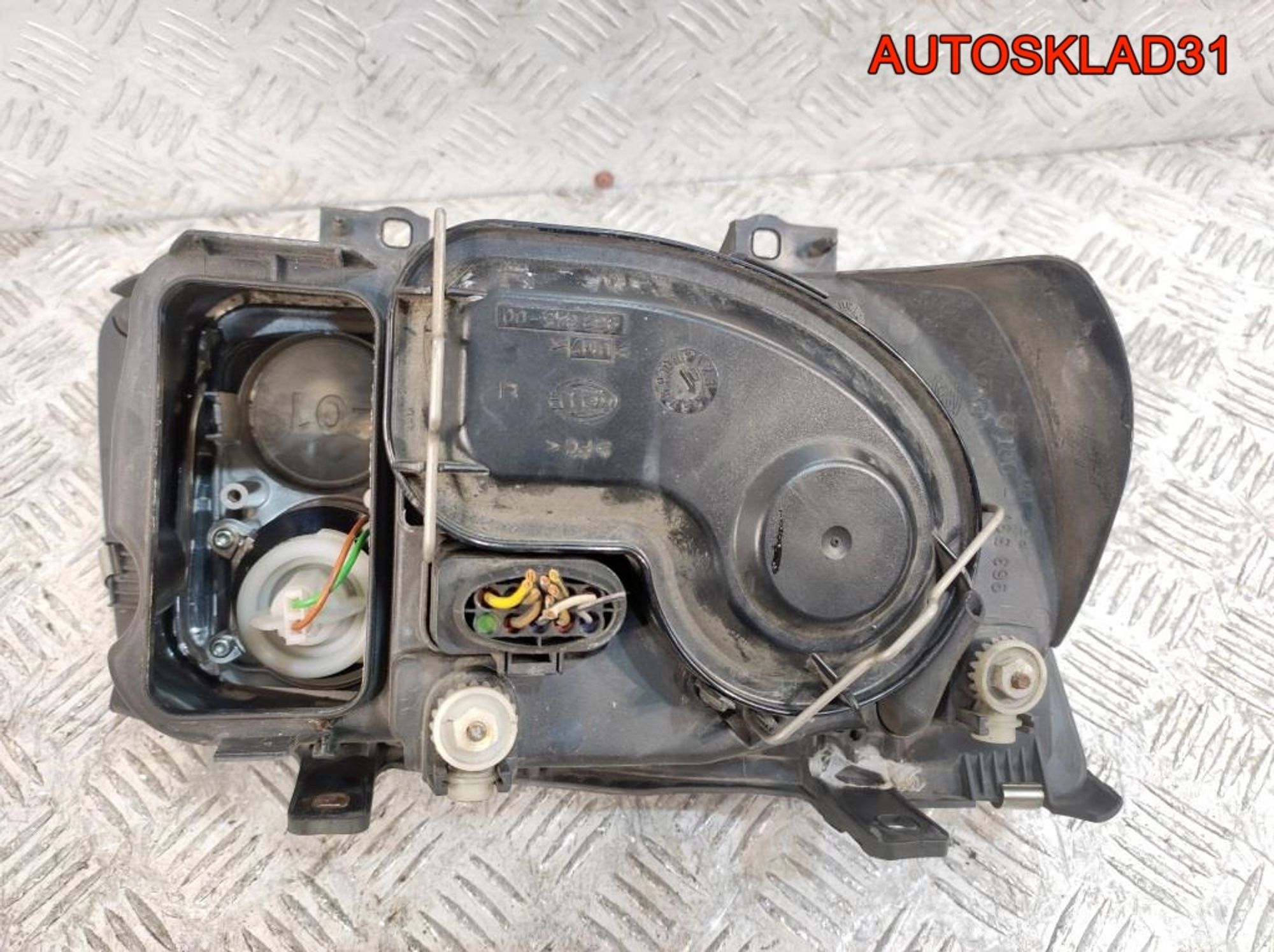 Фара левая Hella Volkswagen Bora 96359700L, 7000 рублей, Дубовое