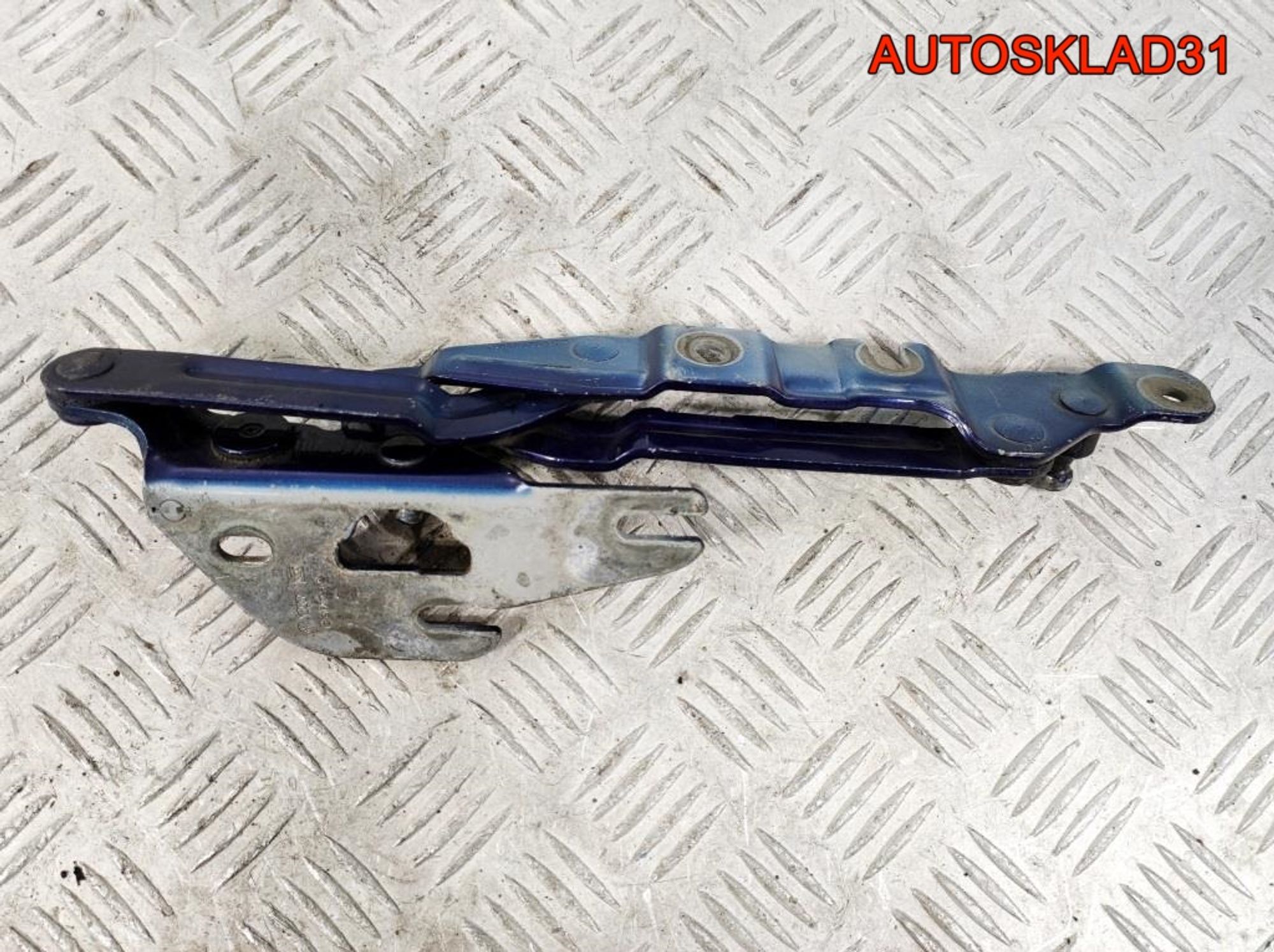 Петля багажника правая Audi A6 C5 4B5827302C, 900 рублей, Дубовое