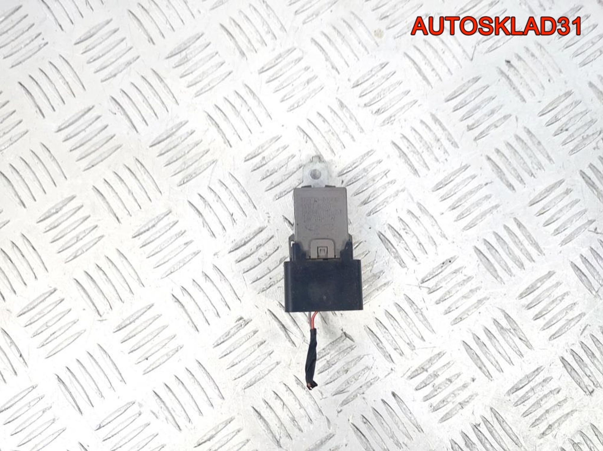 Реле обогрева сидений Kia Ceed 937101H000, 500 рублей, Дубовое