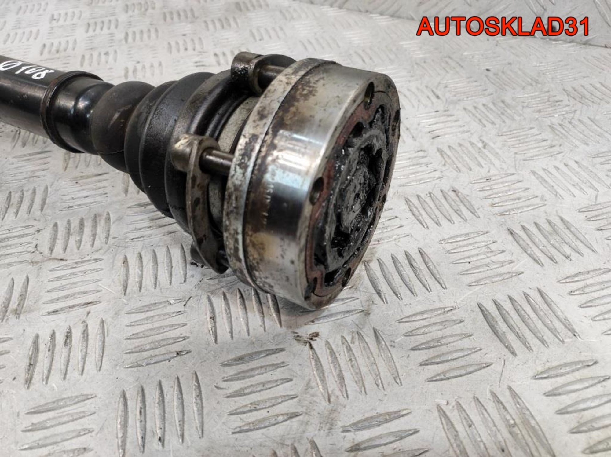 Привод перед правый VW Passat B5 МКПП 8D0407272AQ, 4100 рублей, Дубовое