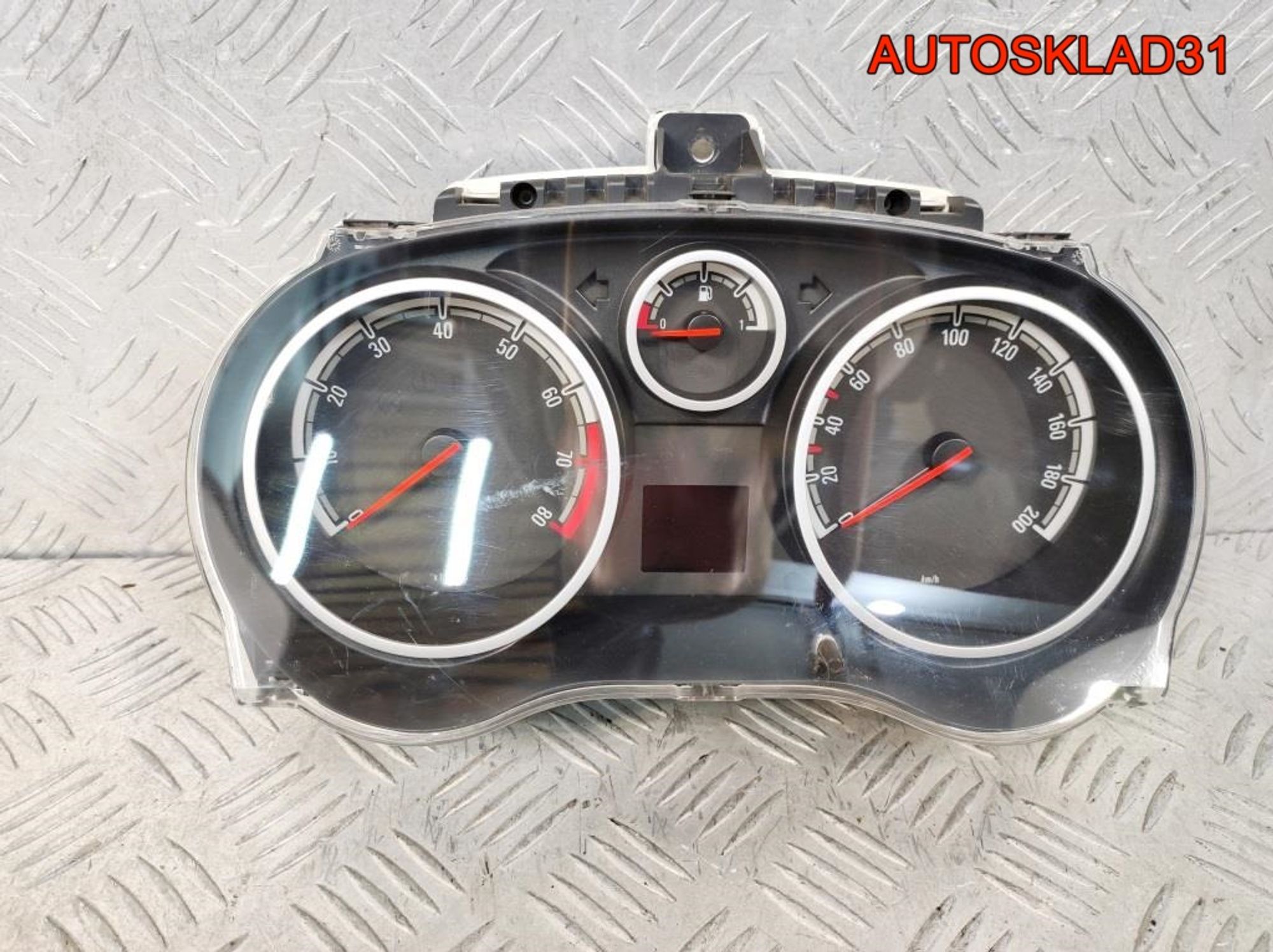 Панель приборов Opel Corsa D 13264268 Бензин, 8100 рублей, Дубовое